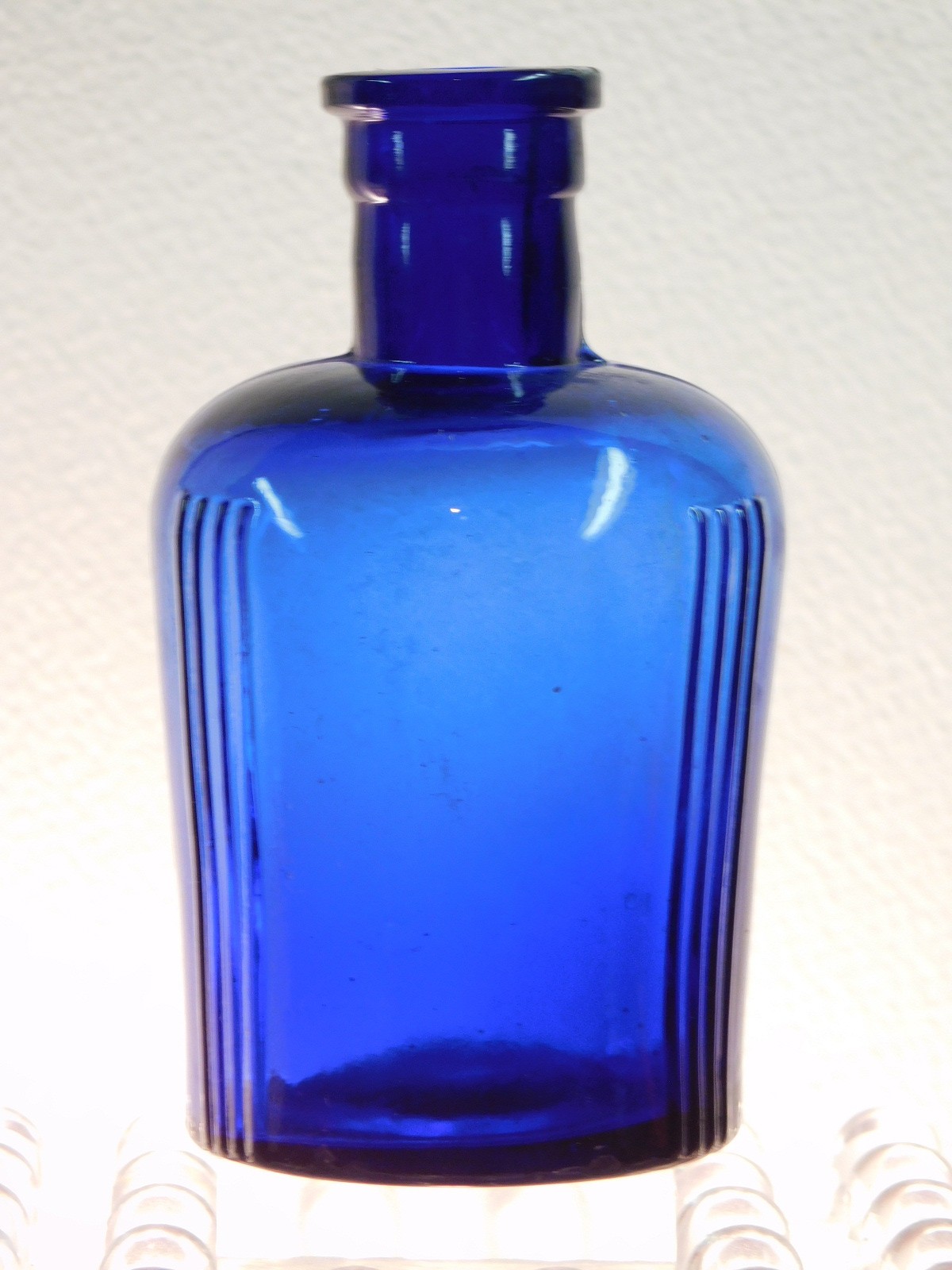 Antique Royal Cobalt Blue Basket POISON 4oz Warning line old bottle c1870-80\'s Antique Royal Cobalt Blue Basket POISON 4oz Warning line old bottle c1870-80\'s