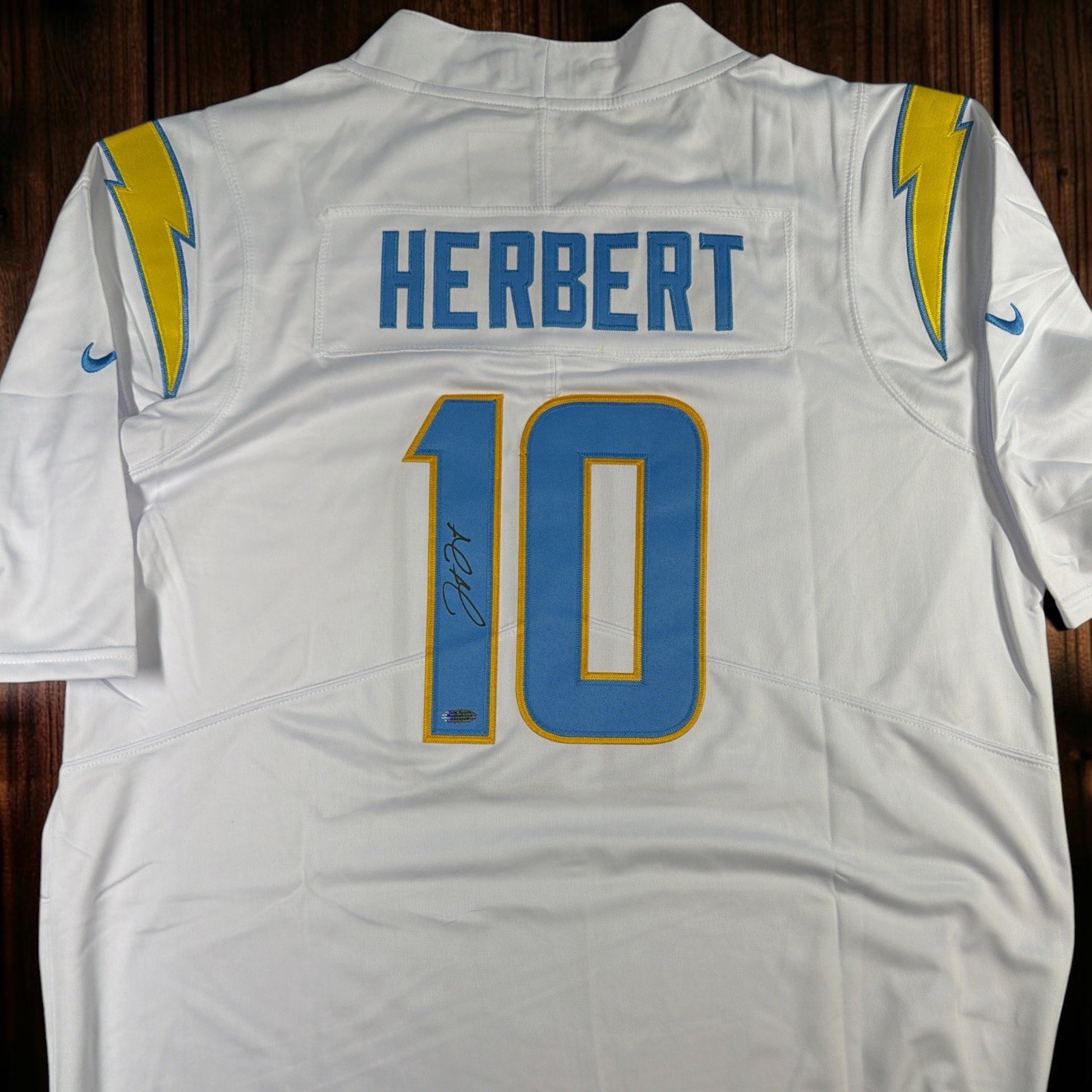 Justin Herbert Signed Jersey Autographed Los Angeles Chargers #10 COA Justin Herbert Signed Jersey Autographed Los Angeles Chargers #10 COA