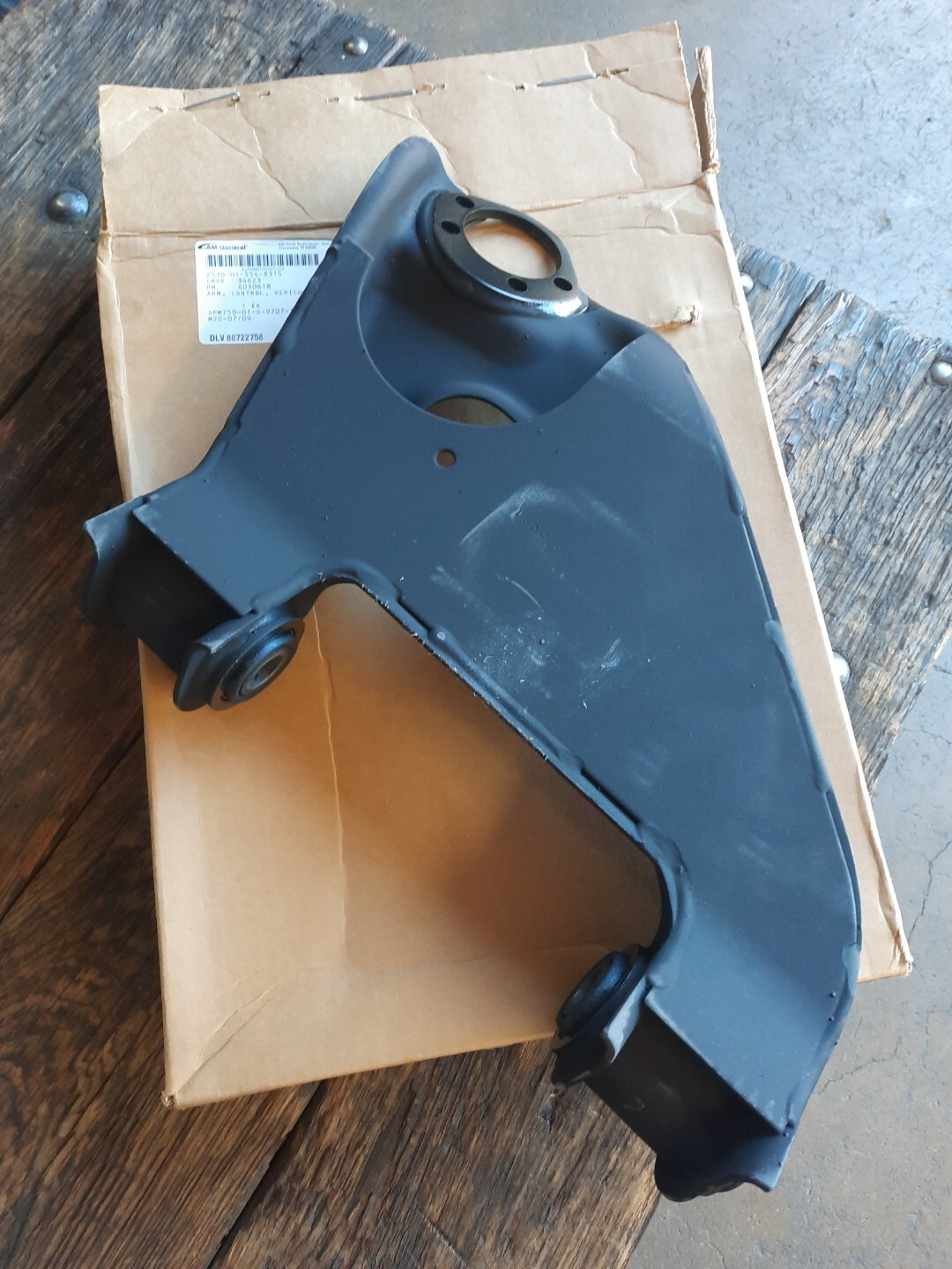 NOS M998 HMMWV Upper Right Hand Rear Control Arm 6030618, 2530-01-554-8315