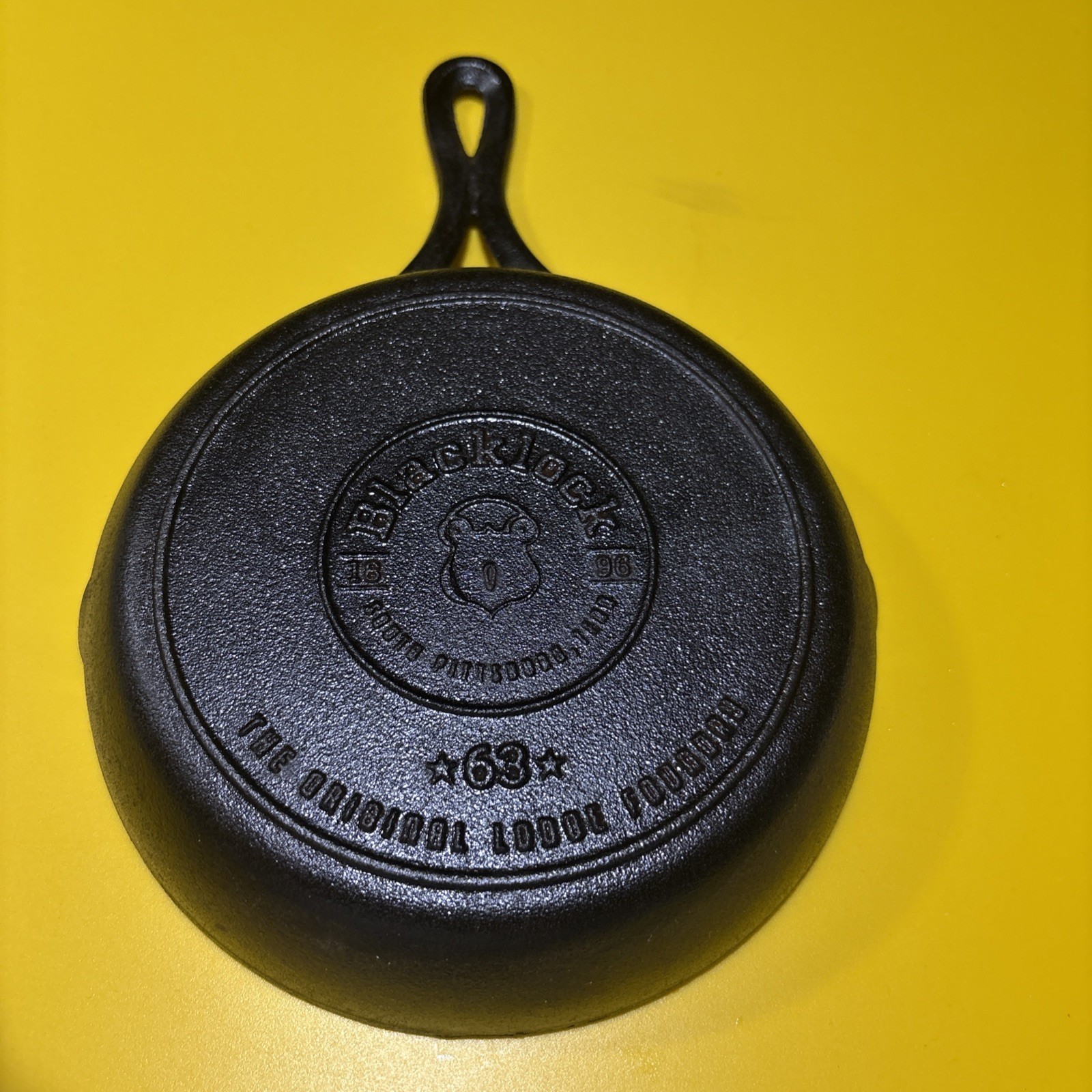 Lodge Blacklock  *63* Seasoned 7\