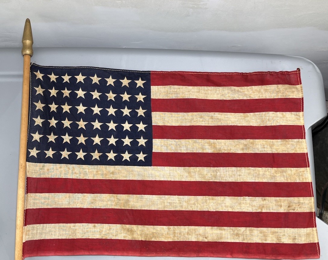 Vtg WW1I 48 Star Printed Cotton 1940s American Flag Parade Window 16-1/2” X 11” Vtg WW1I 48 Star Printed Cotton 1940s American Flag Parade Window 16-1/2” X 11”