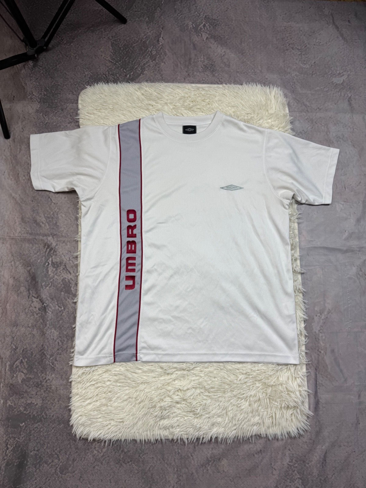 Vintage Umbro T-Shirt White Red Striped Y2K Sportswear Size L