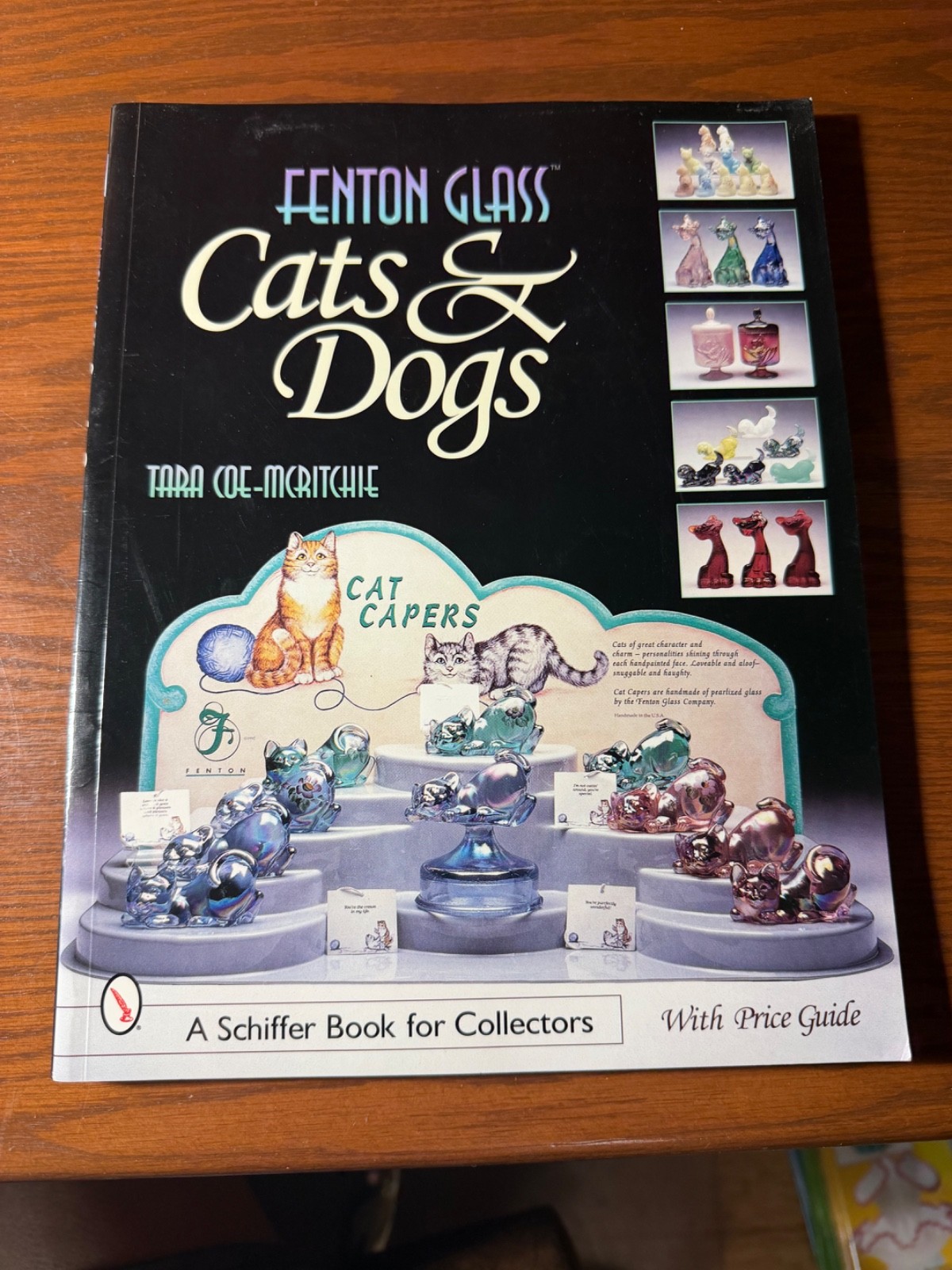 Fenton Glass Cats & Dogs by Tara McRitchie (English) Paperback Book