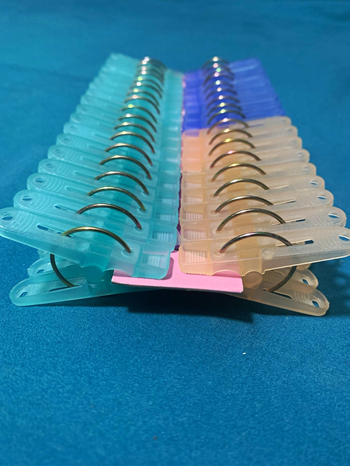 36 VTG 60s Plastic Clothespins Set Retro Laundry Pegs 36 VTG 60s Plastic Clothespins Set Retro Laundry Pegs