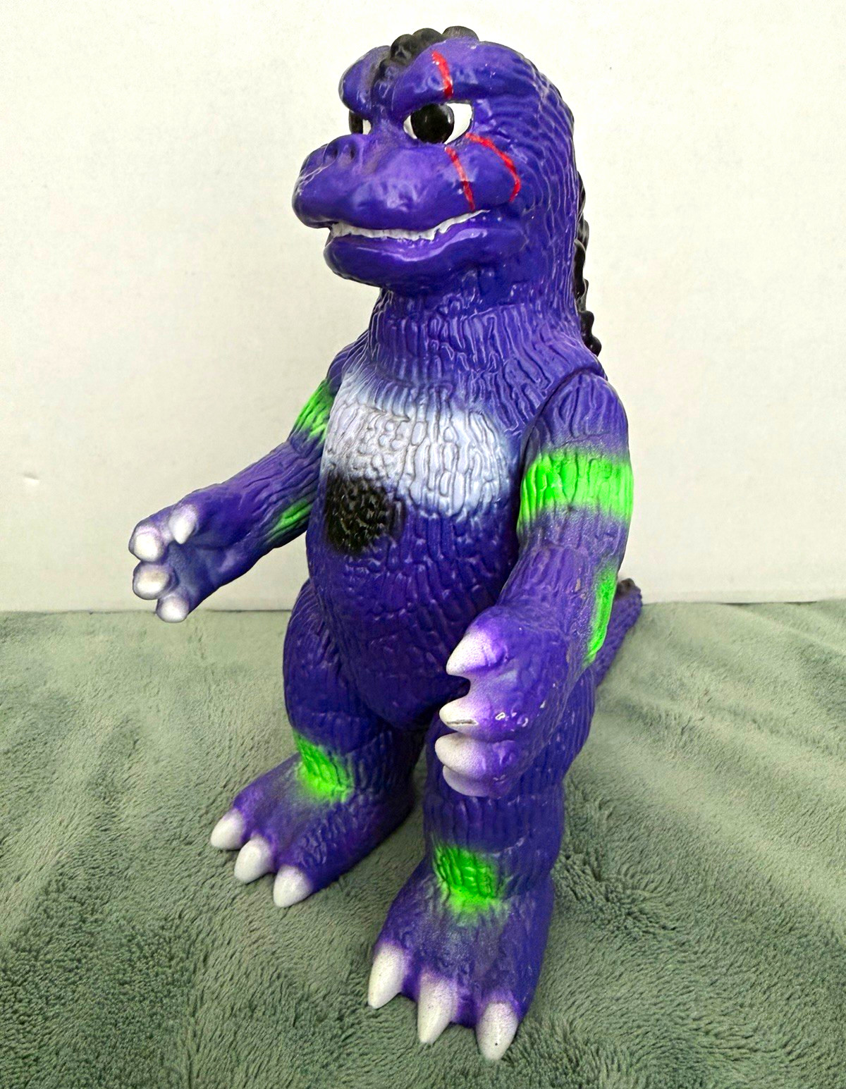 M1 Japan Godzilla Purple Vinyl Figure Sofubi 2000 Vintage 17 Years & Up M1 Japan Godzilla Purple Vinyl Figure Sofubi 2000 Vintage 17 Years & Up