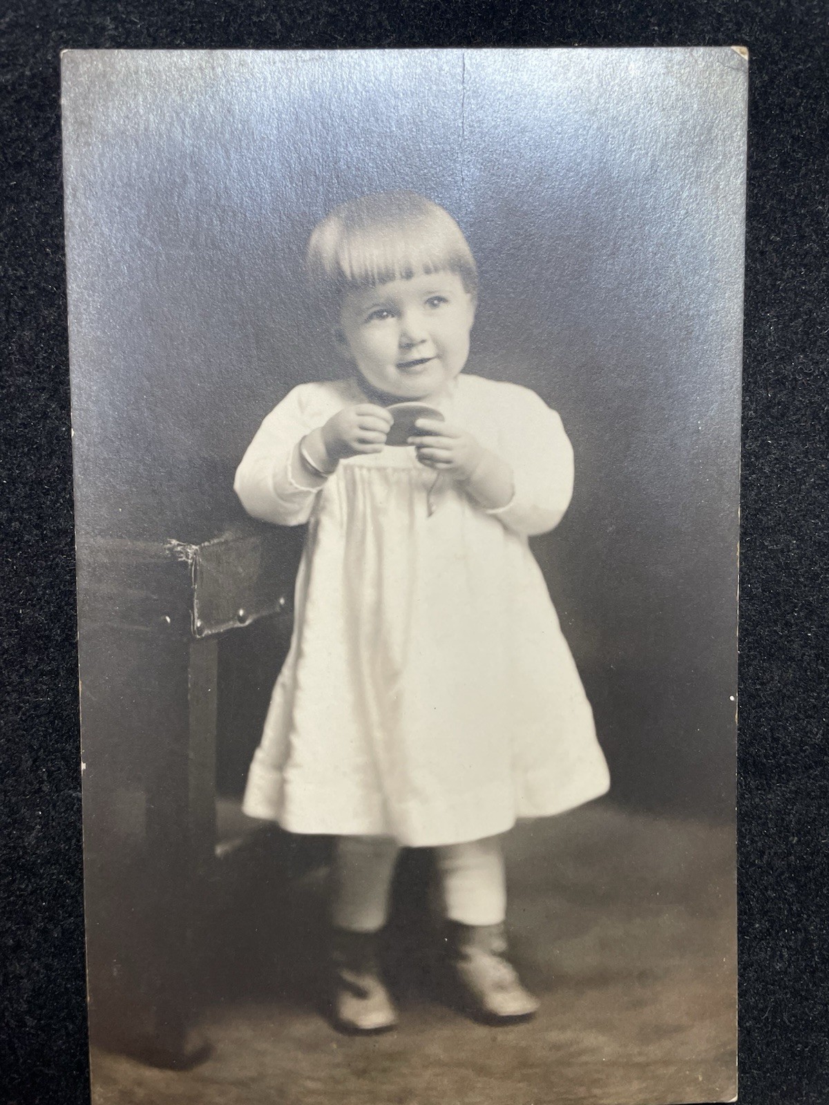 CUTE GIRL WITH COOKIE ANTIQUE REAL PHOTO POSTCARD CIRCA 1910 P122 CUTE GIRL WITH COOKIE ANTIQUE REAL PHOTO POSTCARD CIRCA 1910 P122