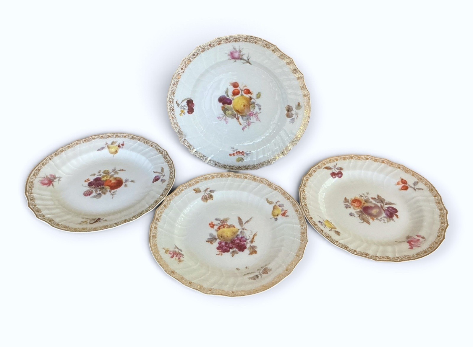 Set of 4 KPM Fruit Plates Neuosier Scepter Mark 8.5 Hand Painted Antique (1) Set of 4 KPM Fruit Plates Neuosier Scepter Mark 8.5 Hand Painted Antique (1)