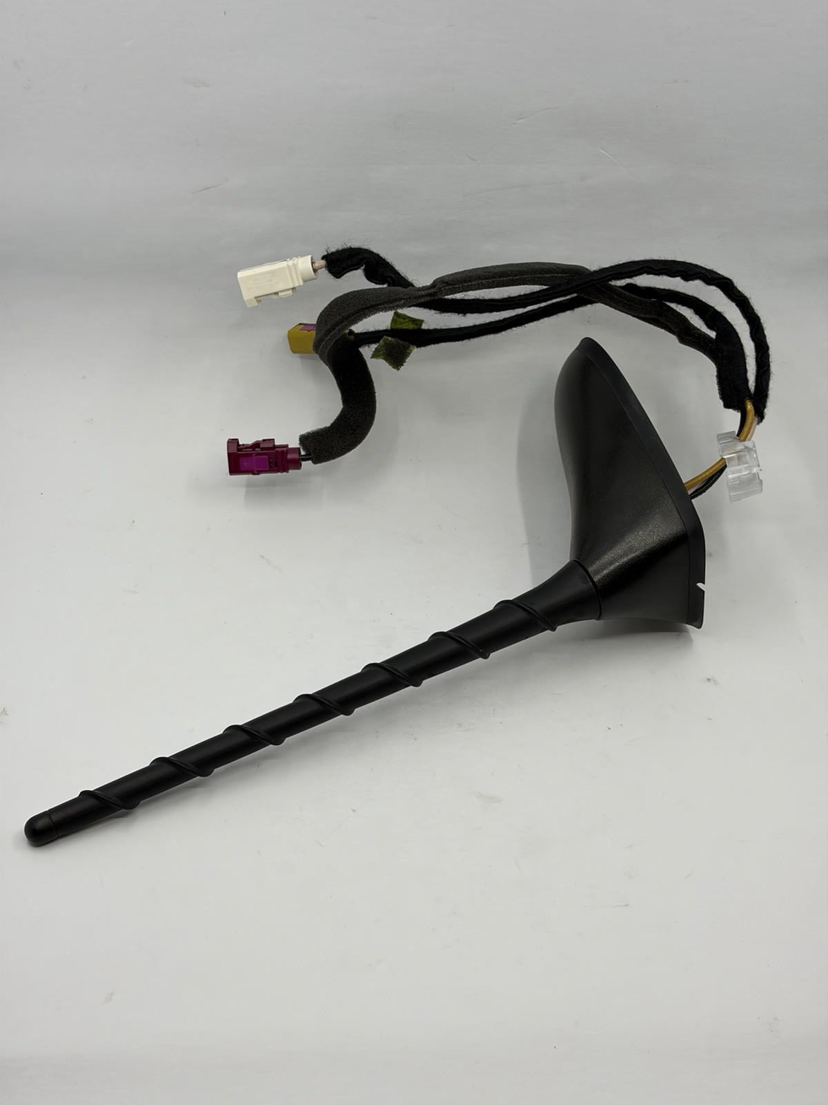 OEM 2017-2026 JEEP COMPASS MP REAR UPPER ROOF MOUNTED SHARK FIN ANTENNA & CABLE