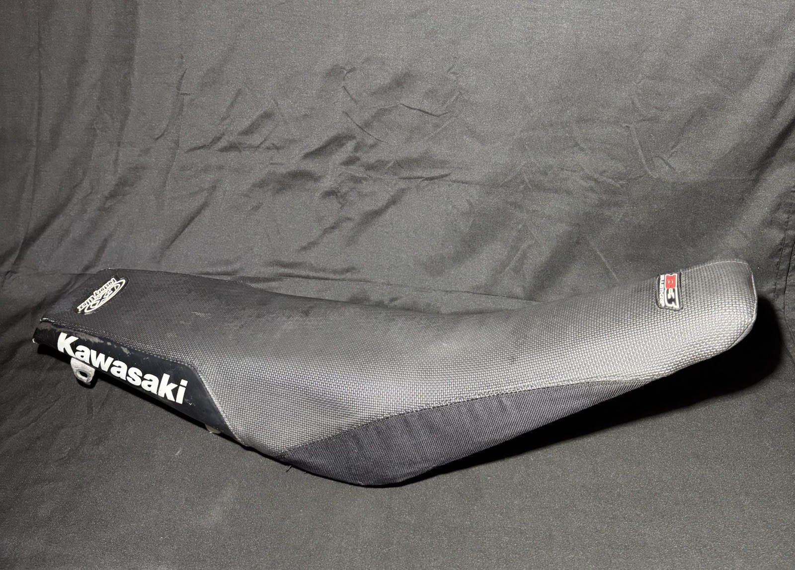 OEM Seat Kawasaki KX125 KX250 Black Gripper Seat Cover 1999-2002 53001-1972-NL