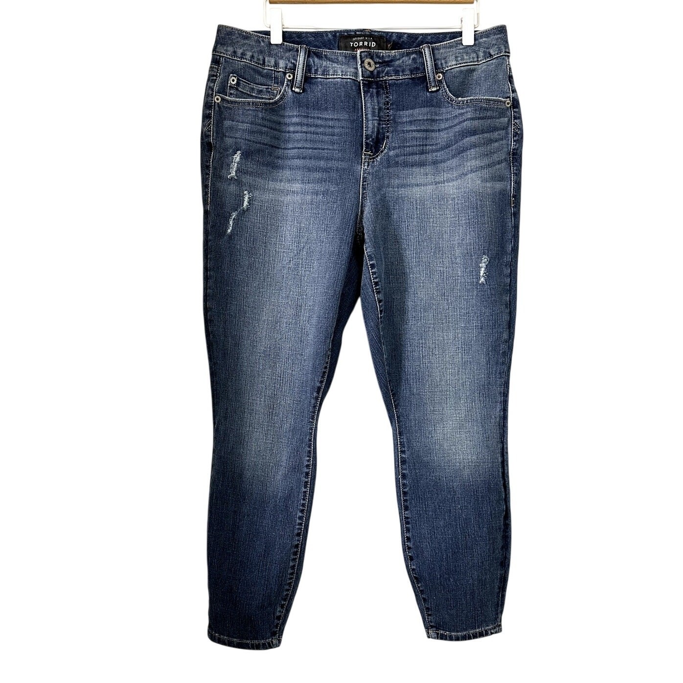 NWOT TORRID Premium High Rise Curvy Skinny Jeans Sz 12R Med Wash Stretch Denim