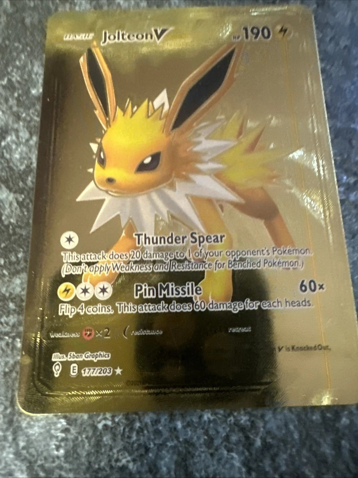 2021 Pokémon Jolteon V Gold Foil HP190   IN THE USA