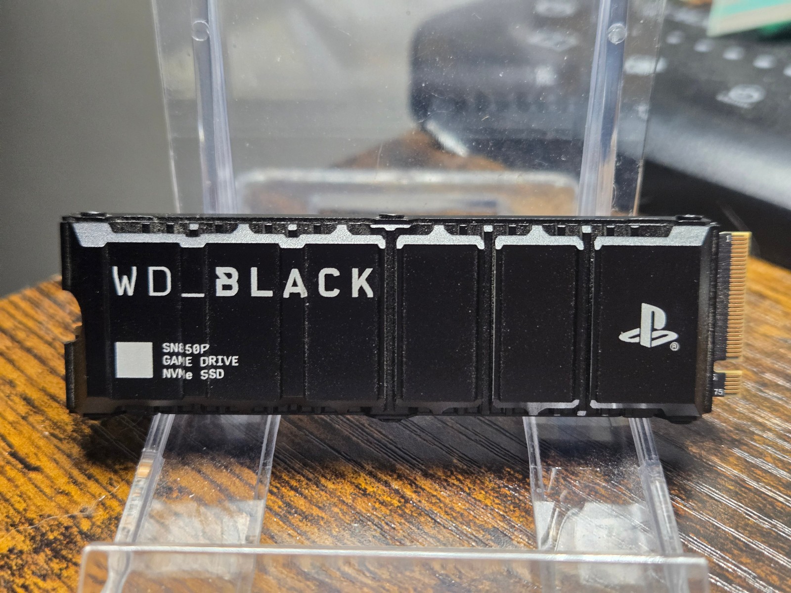 Western Digital WD_BLACK SN850X 2TB NVMe Gen 4x4 SSD w/Heatsink Western Digital WD_BLACK SN850X 2TB NVMe Gen 4x4 SSD w/Heatsink