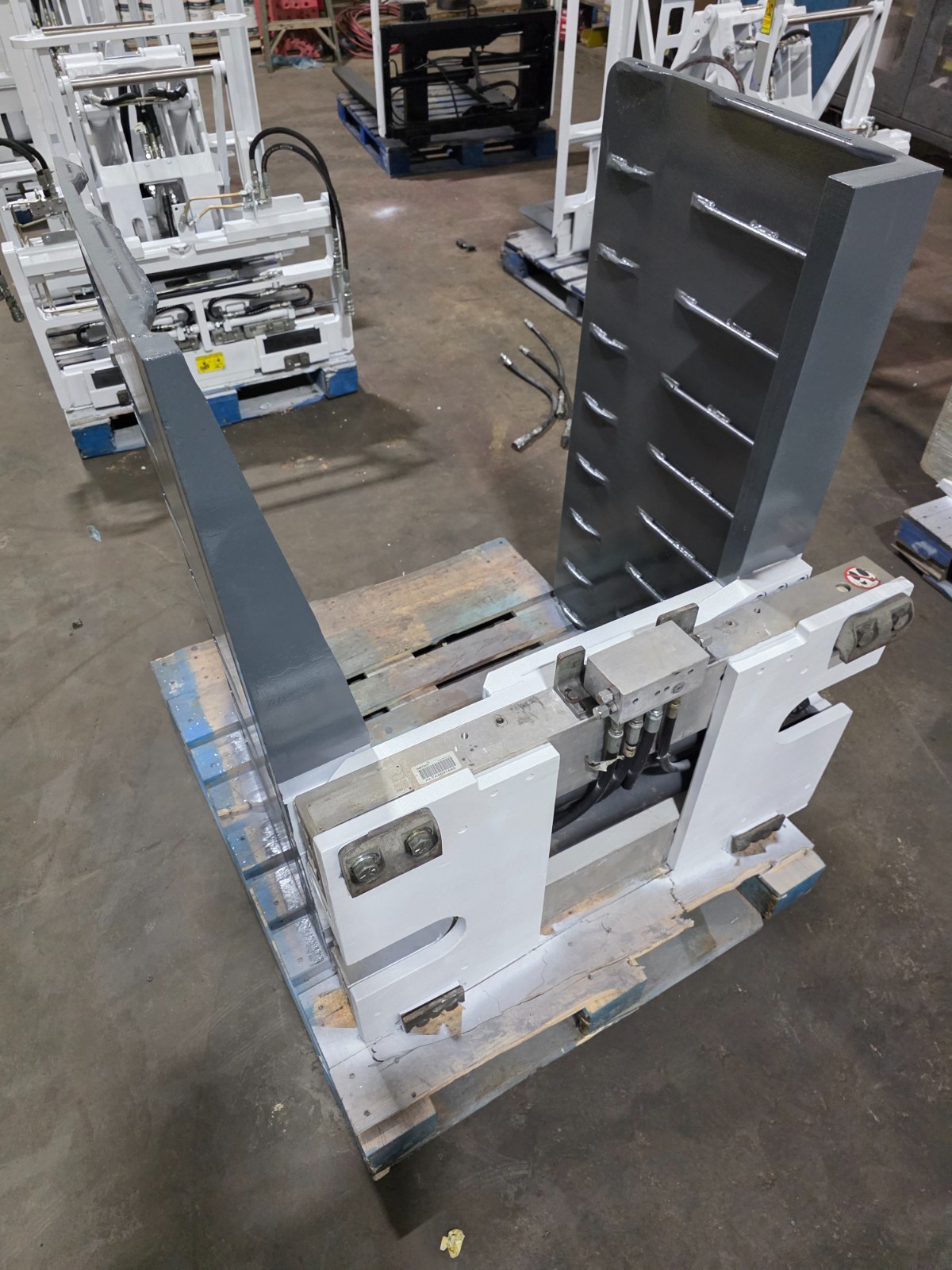 Cascade 5k Capacity 50D Class II Carton Clamp 48X26 Refurb Cascade 5k Capacity 50D Class II Carton Clamp 48X26 Refurb