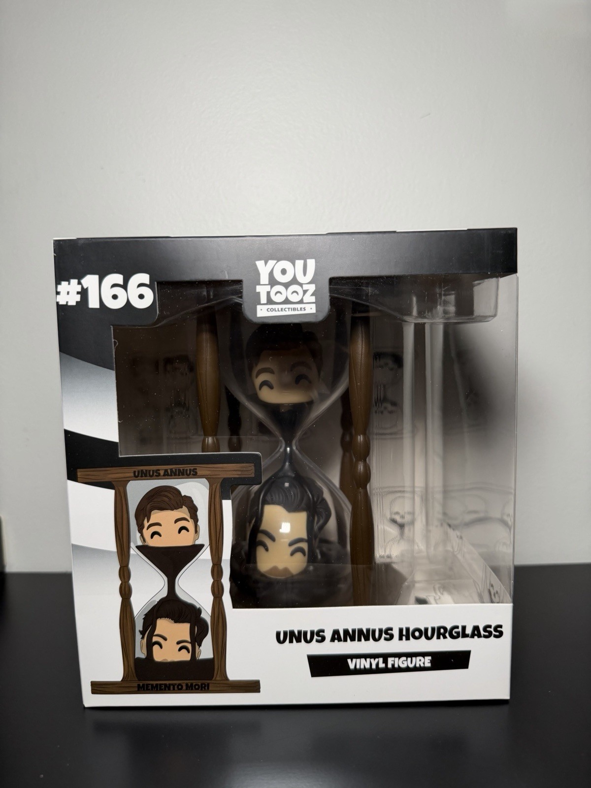 Youtooz Collectibles Unus Annus Hourglass #166 With Original Box and Sleeve Youtooz Collectibles Unus Annus Hourglass #166 With Original Box and Sleeve