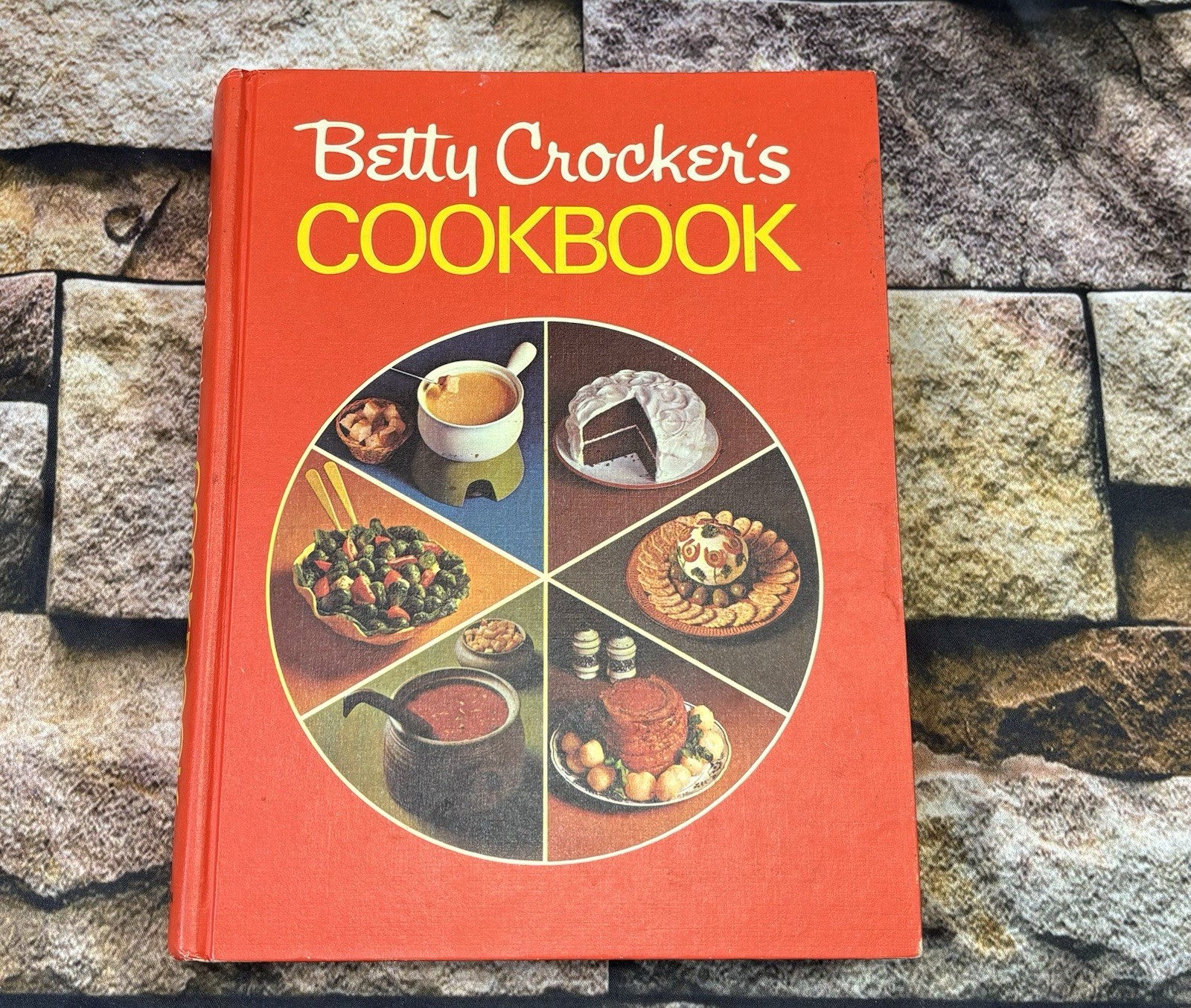 Vintage 1972 Betty Crocker\'s Cookbook Vintage 1972 Betty Crocker\'s Cookbook