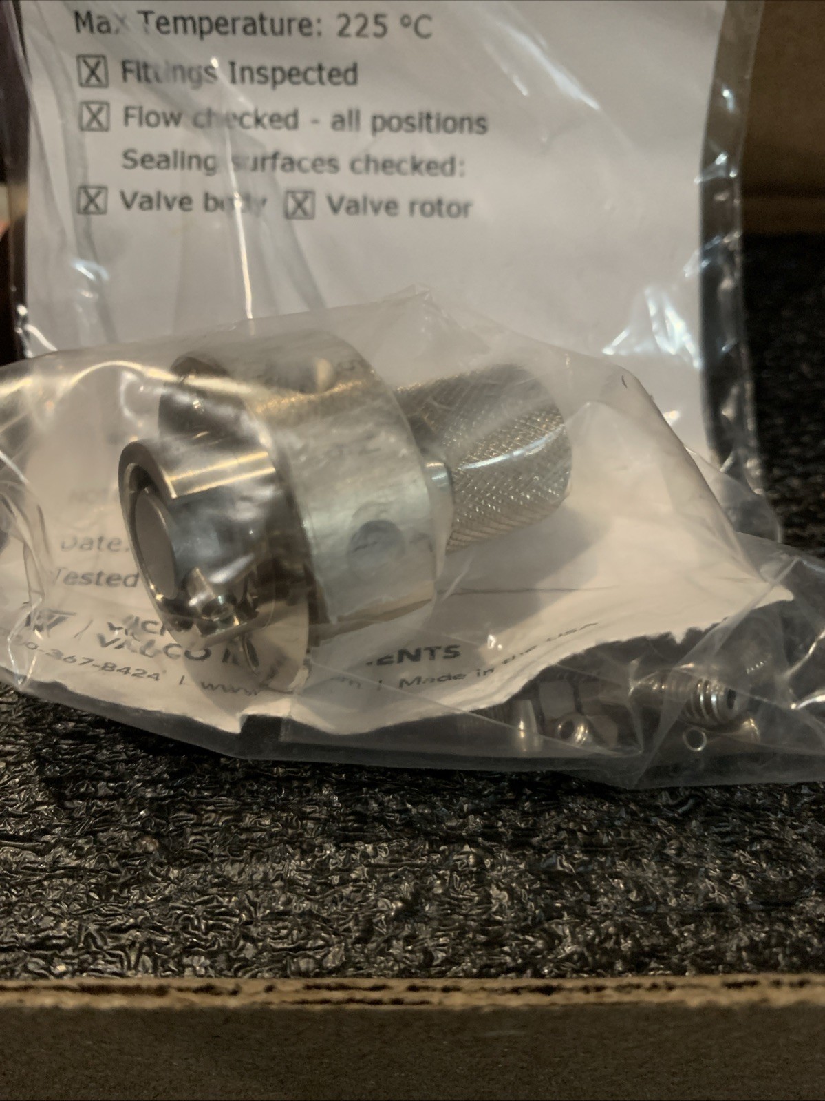 VICI Valco DC6WE 6 Port 2 Position Valve 400 PSIG Helium 225 c 1/16 .4mm VICI Valco DC6WE 6 Port 2 Position Valve 400 PSIG Helium 225 c 1/16 .4mm