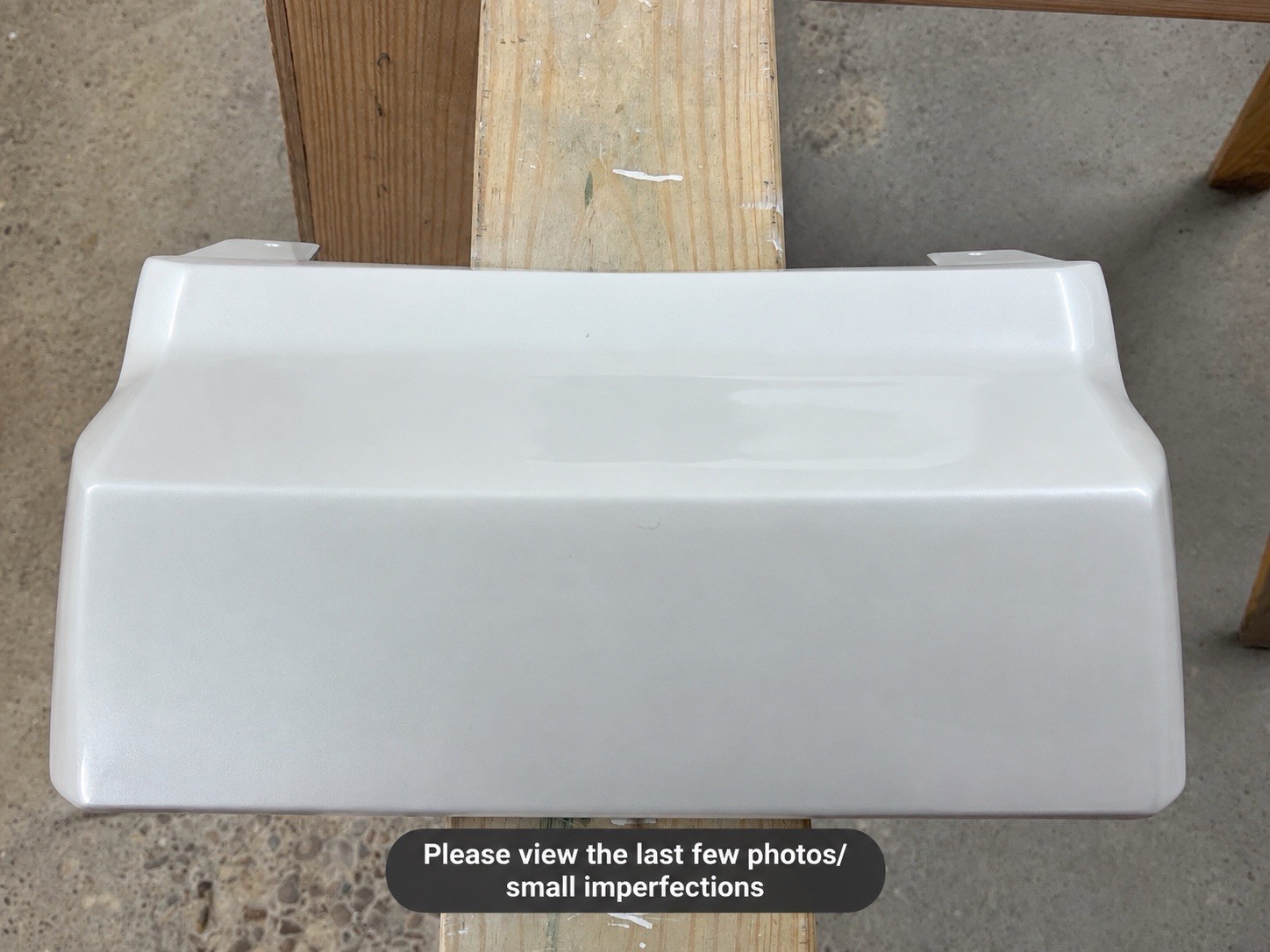 2015-2020 Chevy Tahoe/Suburban Hitch Cover Abalone White Pearl 23142973