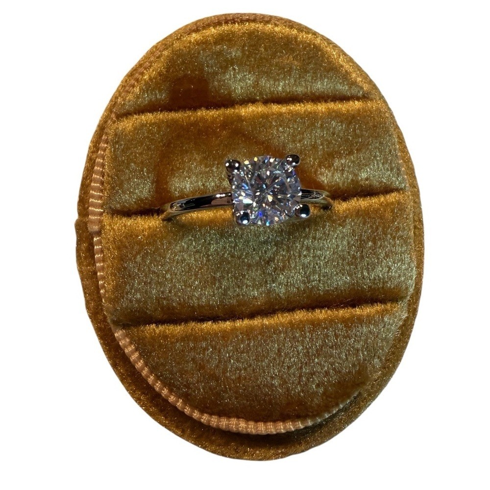 1ct Moissanite Solitaire Ring in Silver 1ct Moissanite Solitaire Ring in Silver