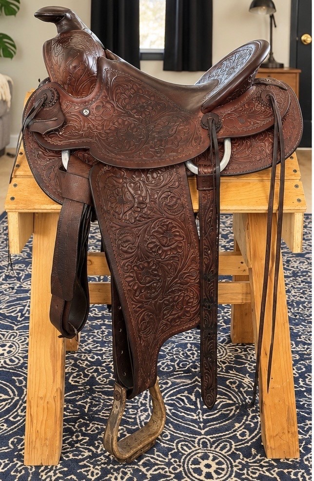 Western pleasure/reining saddle 14.5/15\ Western pleasure/reining saddle 14.5/15\
