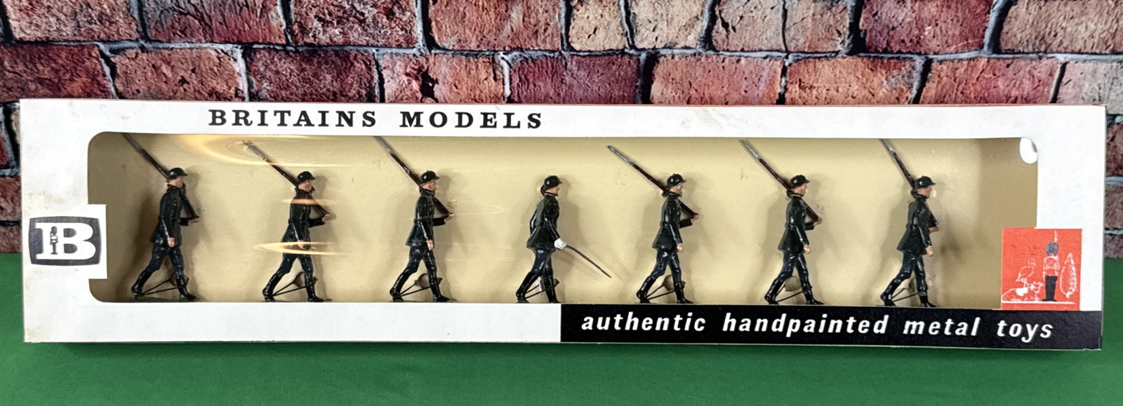 Vintage Britains No. 9169 GERMANY Infantry Marching in original box Vintage Britains No. 9169 GERMANY Infantry Marching in original box