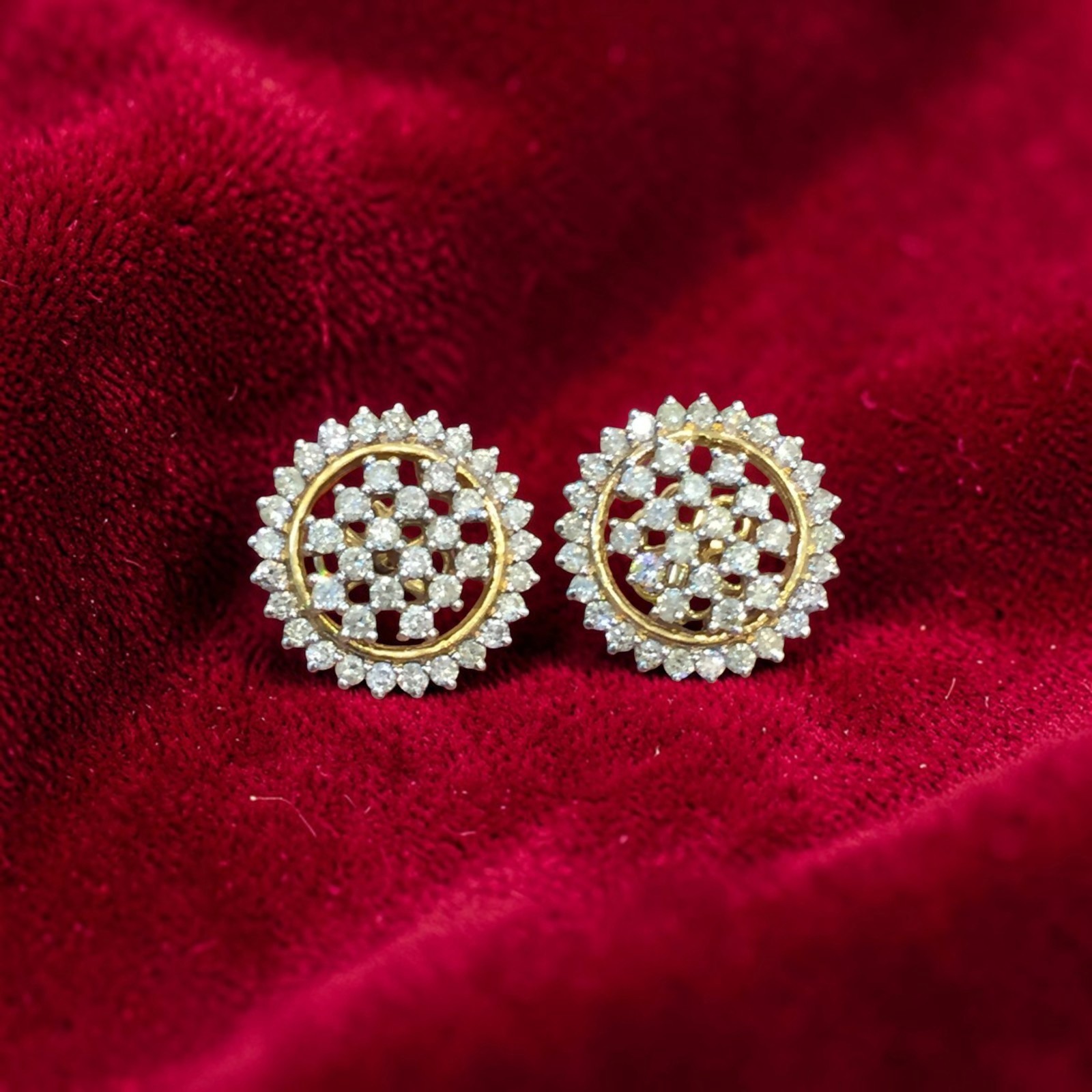 Stunning 2.40 ctw Round Brilliant F/VS1 Natural Diamonds Stud Earrings 14K Gold