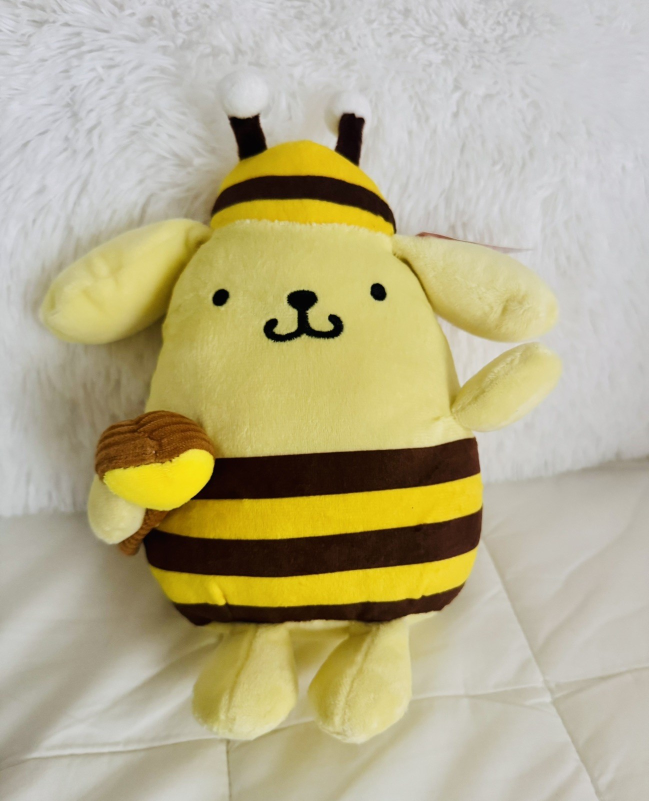Sanrio Hello Kitty & Friends Easter Pompompurin Bumble Bee 9” Plush 