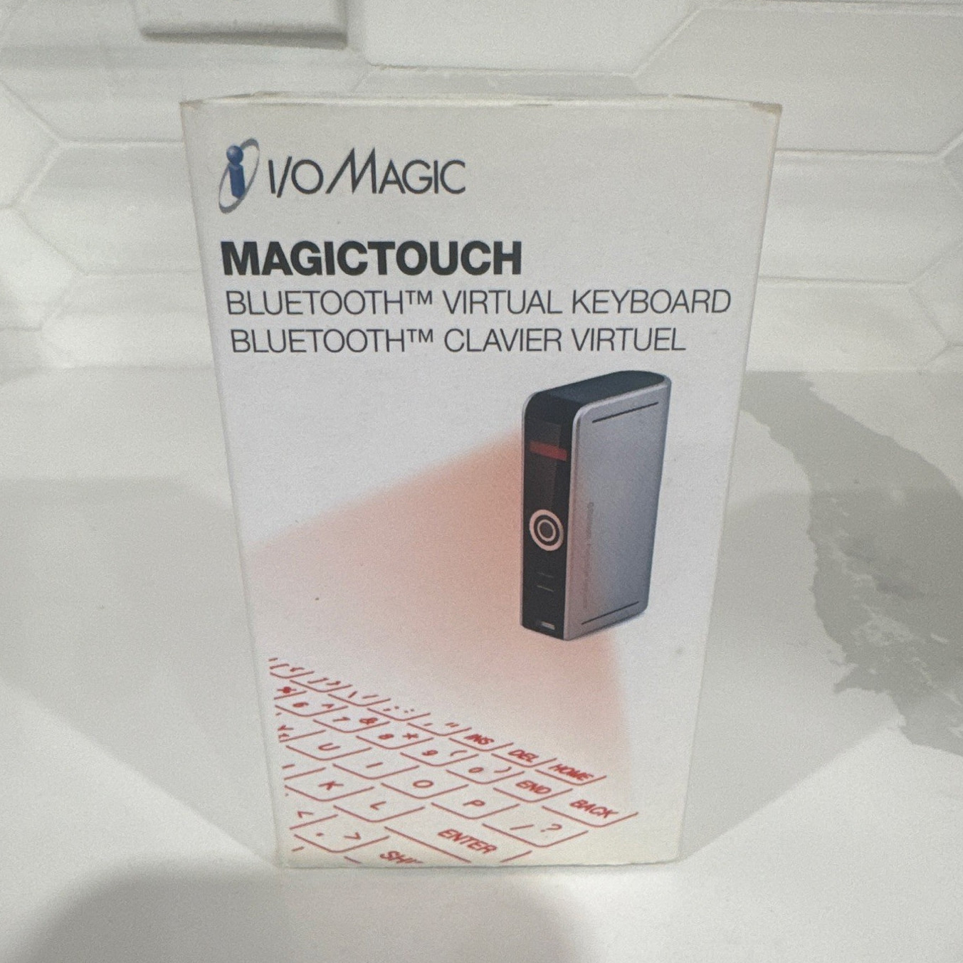 I/OMagic MagicTouch Bluetooth Portable Virtual Keyboard Silver English QWERTY I/OMagic MagicTouch Bluetooth Portable Virtual Keyboard Silver English QWERTY