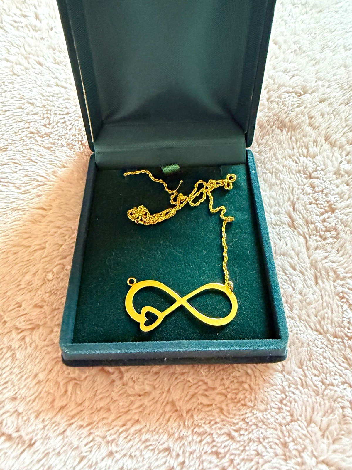 18K Yellow Solid Gold Infinity Necklace 18K Yellow Solid Gold Infinity Necklace