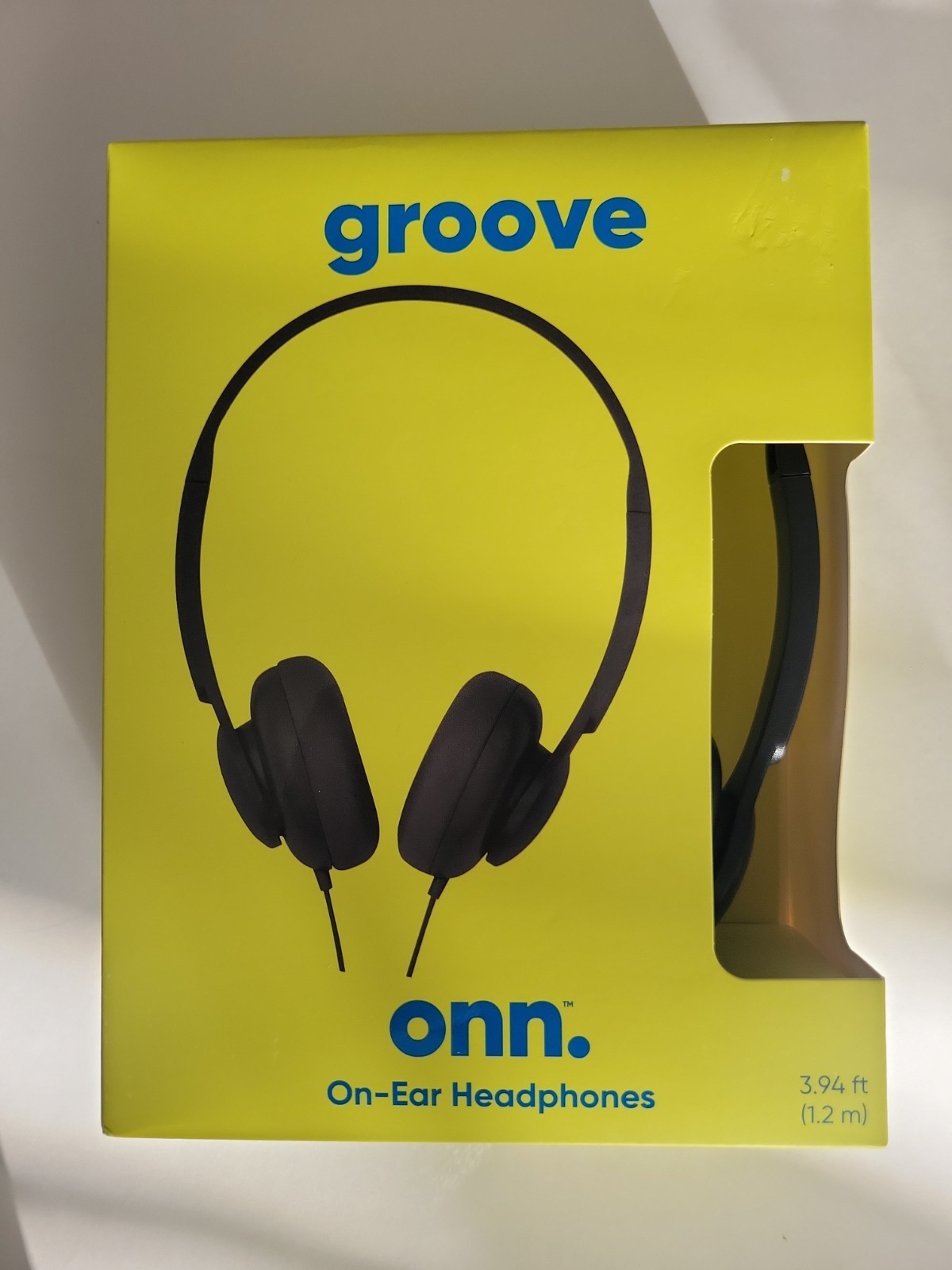 onn. Groove Wired On-Ear Headphones (Black( 3.94 ft (1.2 m) Cable - Brand New