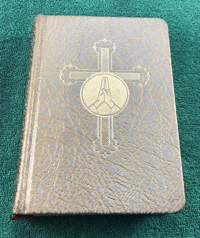 Vintage 1958 THE PRAYER BOOK ~ Library Of Catholic Devotion