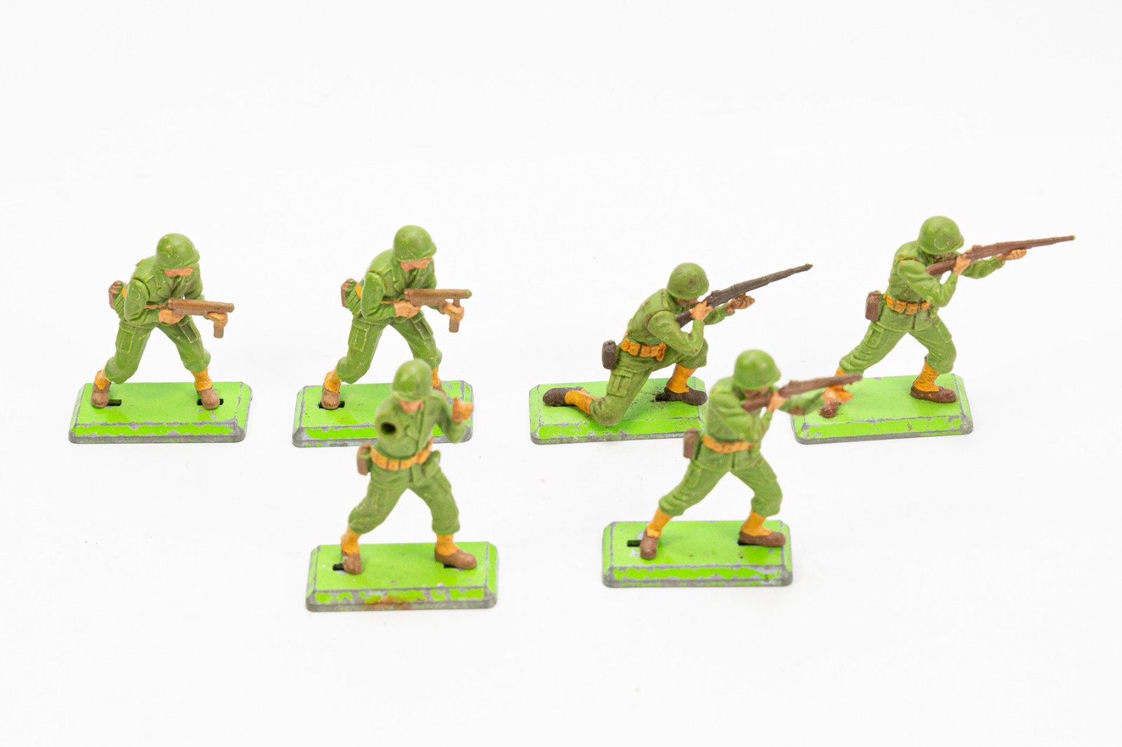 Vintage Britains Deetail WWII US American Soldiers 1 32 Scale Lot of 6