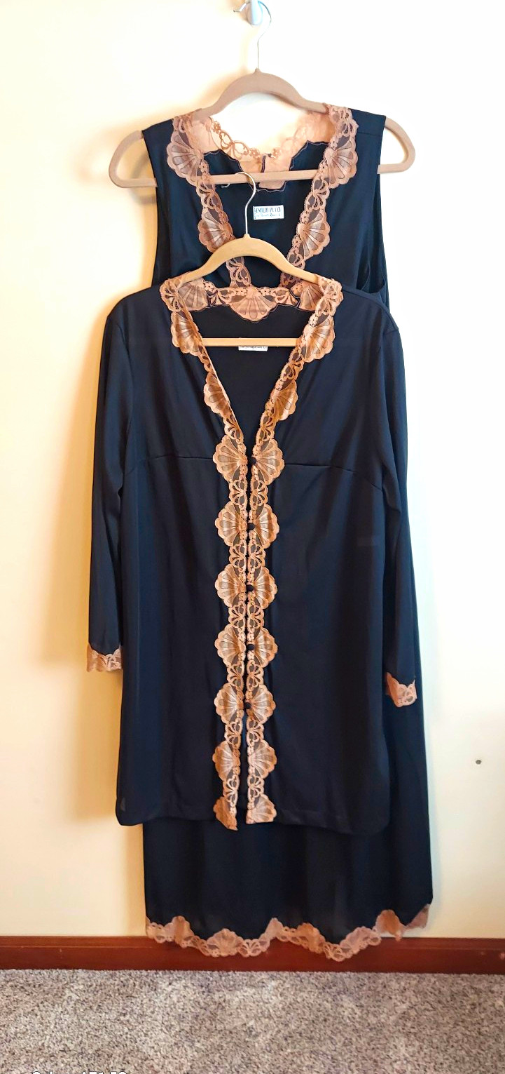 Vtg 1960s Emilio Pucci for Formfit Rogers Black Lace Peignoir Nightgown Set L Vtg 1960s Emilio Pucci for Formfit Rogers Black Lace Peignoir Nightgown Set L