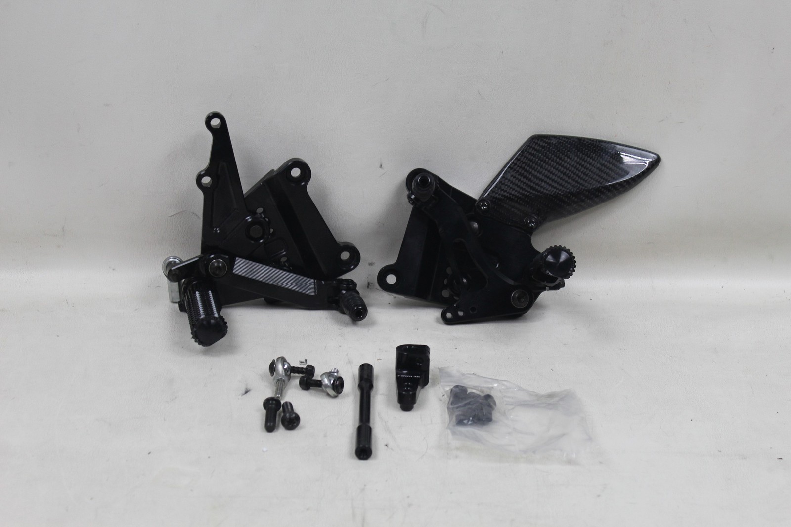 Kawasaki ZX6R ZX636 Ninja 19-25 Graves Works Adjustable Rearsets Rearset NEW