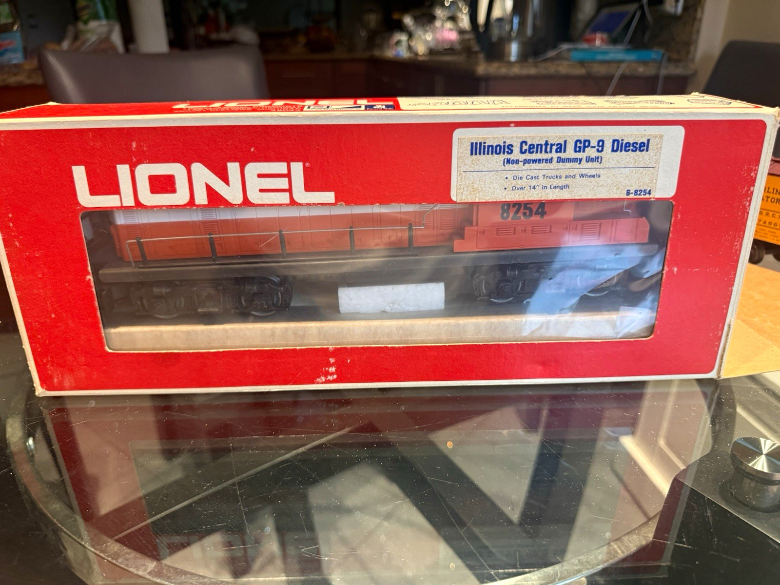 Lionel Illinois Central GP-9 Diesel Locomotive – O Gauge Analog AC 3-Rail 6-8254 Lionel Illinois Central GP-9 Diesel Locomotive – O Gauge Analog AC 3-Rail 6-8254