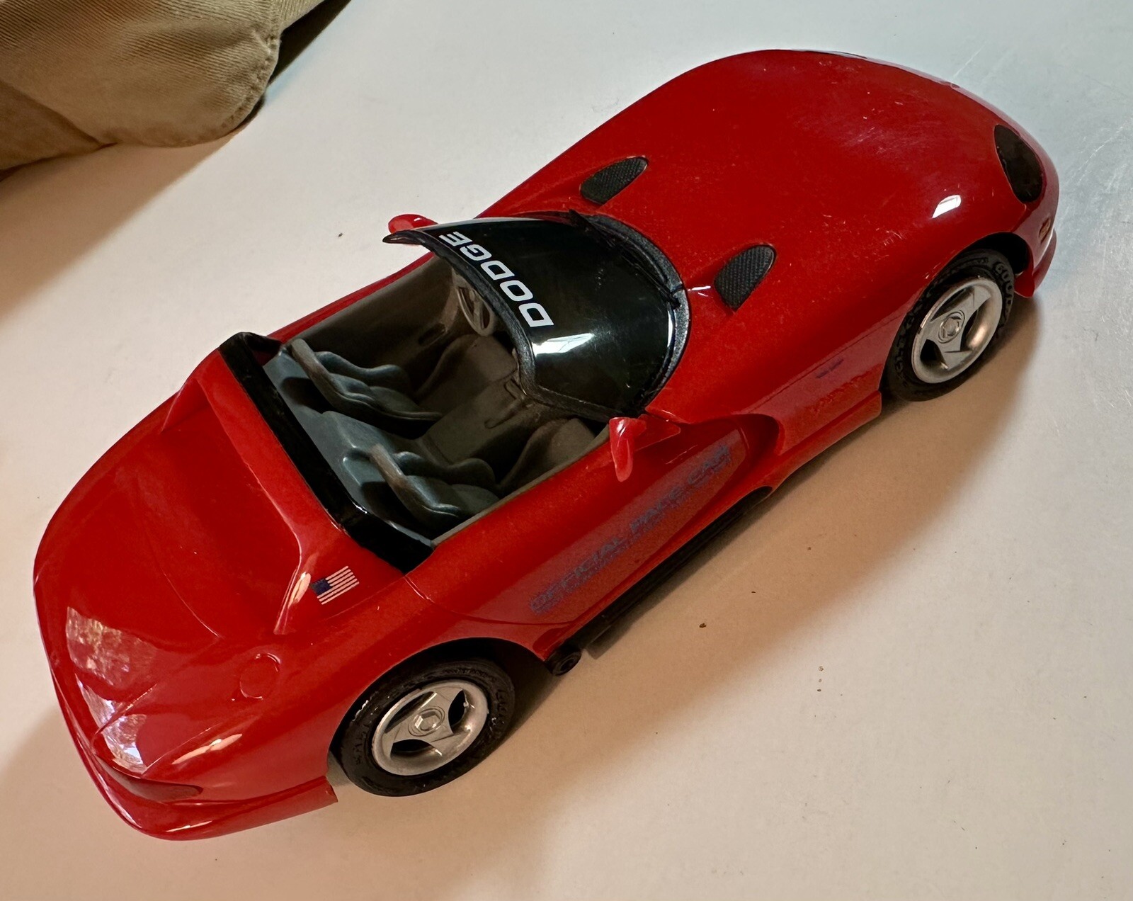 AMT ERTL 1992 Dodge Viper R/T10 Indianapolis 500 Pace Car (1991) 1/25 Scale