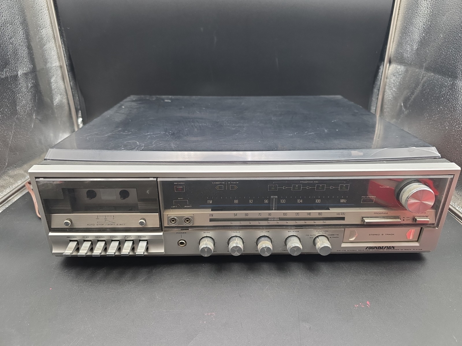 Sound Design Turntable 6836 Model AM FM Radio Tape Player 8 Track  SounDesign 