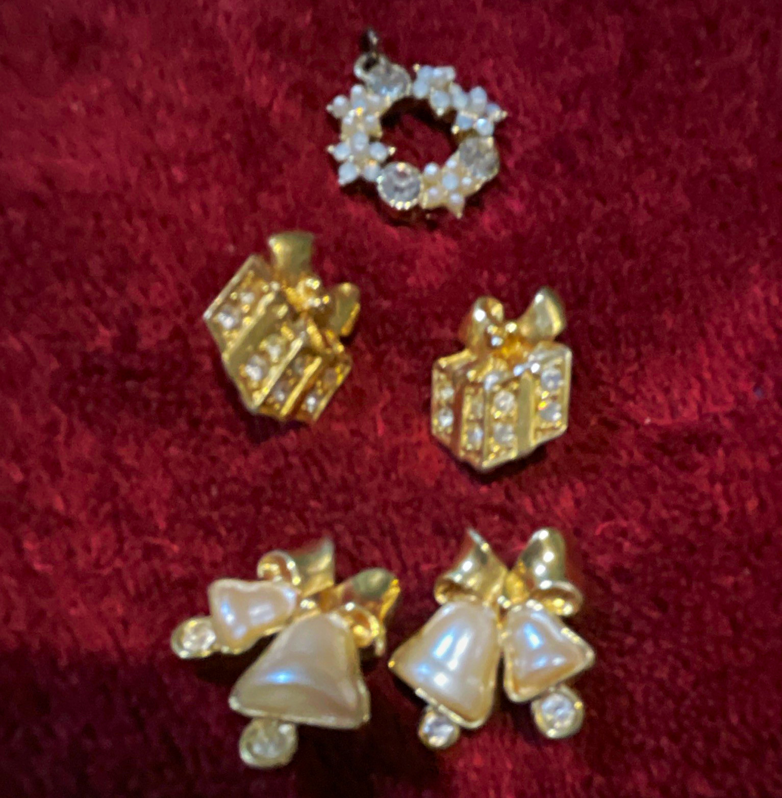 Gold Tone Faux Pearl Rhinestone Earrings & Pendant Mixed Lot, 5 Pc Women Gold Tone Faux Pearl Rhinestone Earrings & Pendant Mixed Lot, 5 Pc Women