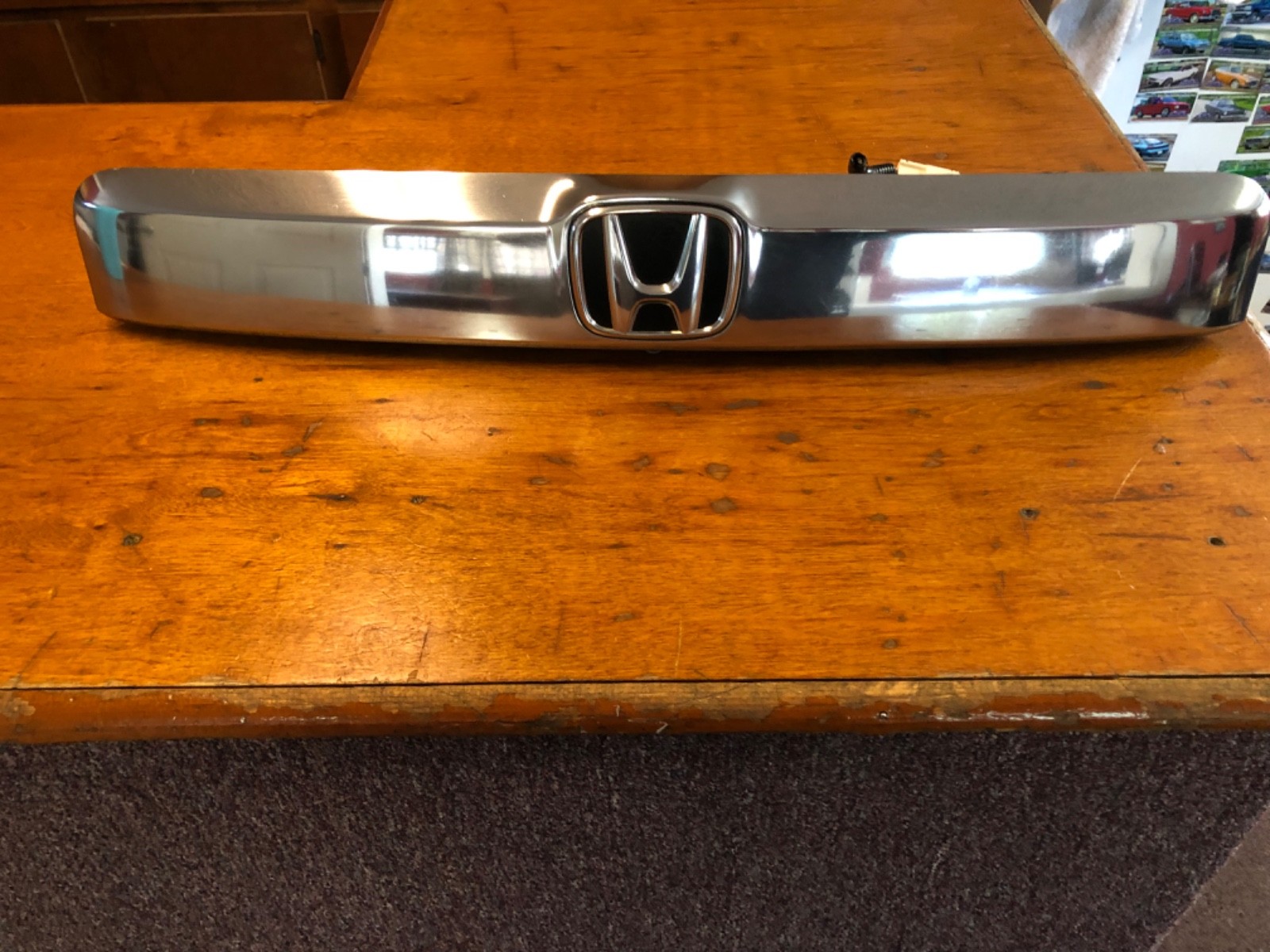 2009-2015 Honda Pilot Tailgate Trunk Lid Garnish Finish Molding w/ CAMERA OEM 2009-2015 Honda Pilot Tailgate Trunk Lid Garnish Finish Molding w/ CAMERA OEM
