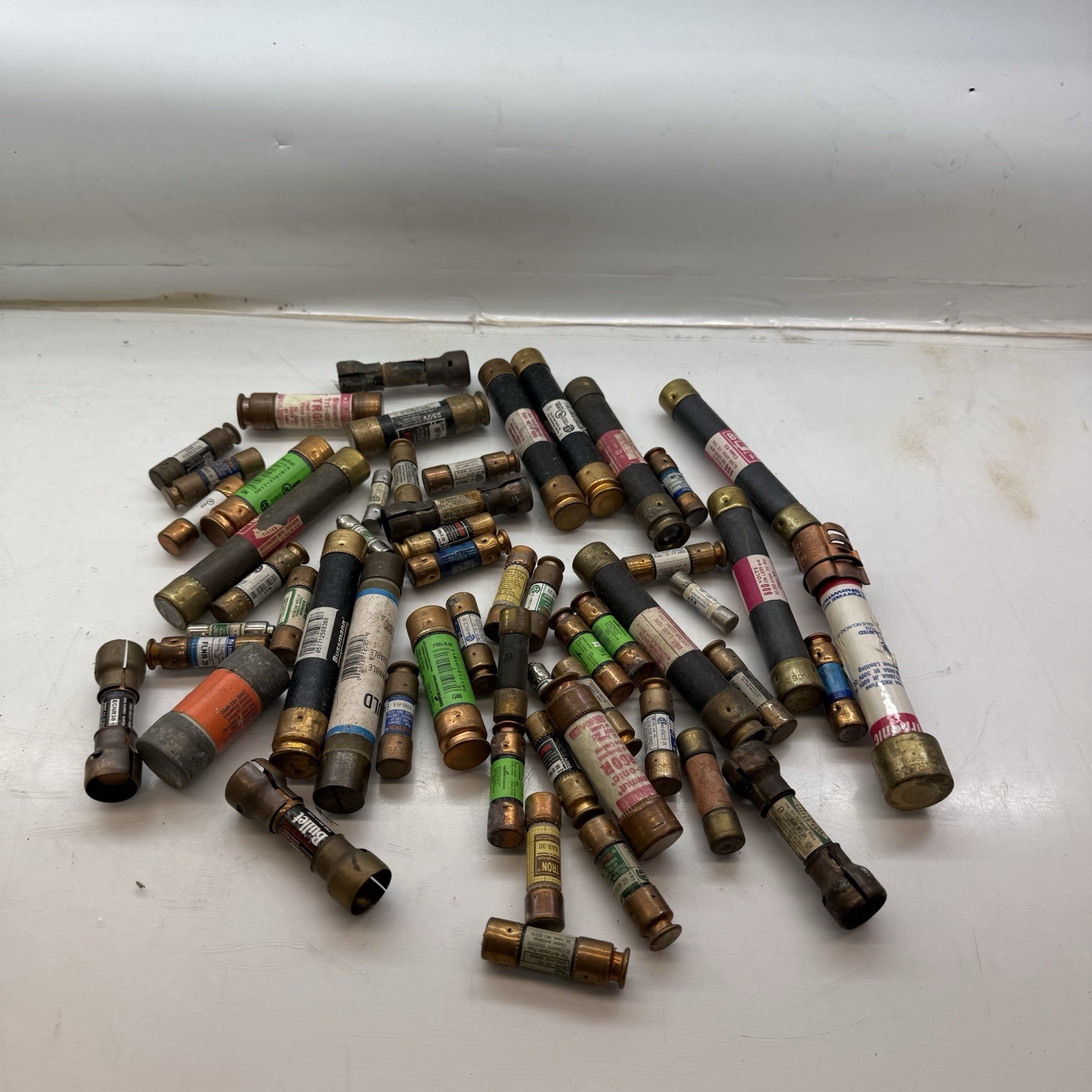Mixed Lot Of Fuses BUSSMANN FUSETRON LITTLEFUSE GOULD SHAWMUT FUSETRON ETC