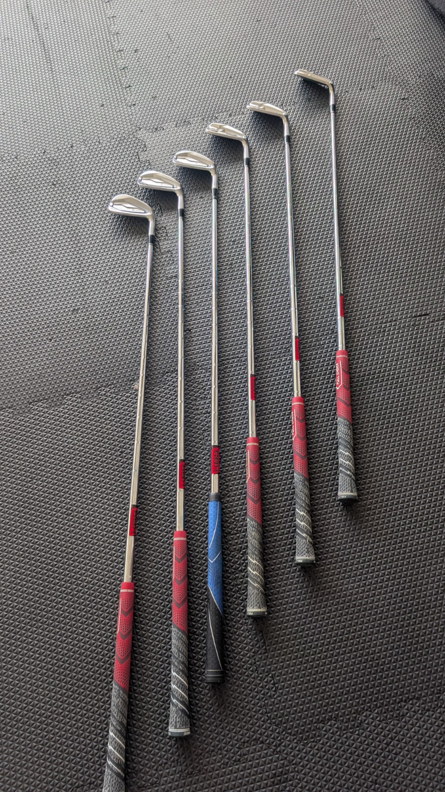 Srixon ZX5 and ZX7 Combo Iron Set ZX5 (5-7) ZX7 (8-PW) right handed Srixon ZX5 and ZX7 Combo Iron Set ZX5 (5-7) ZX7 (8-PW) right handed