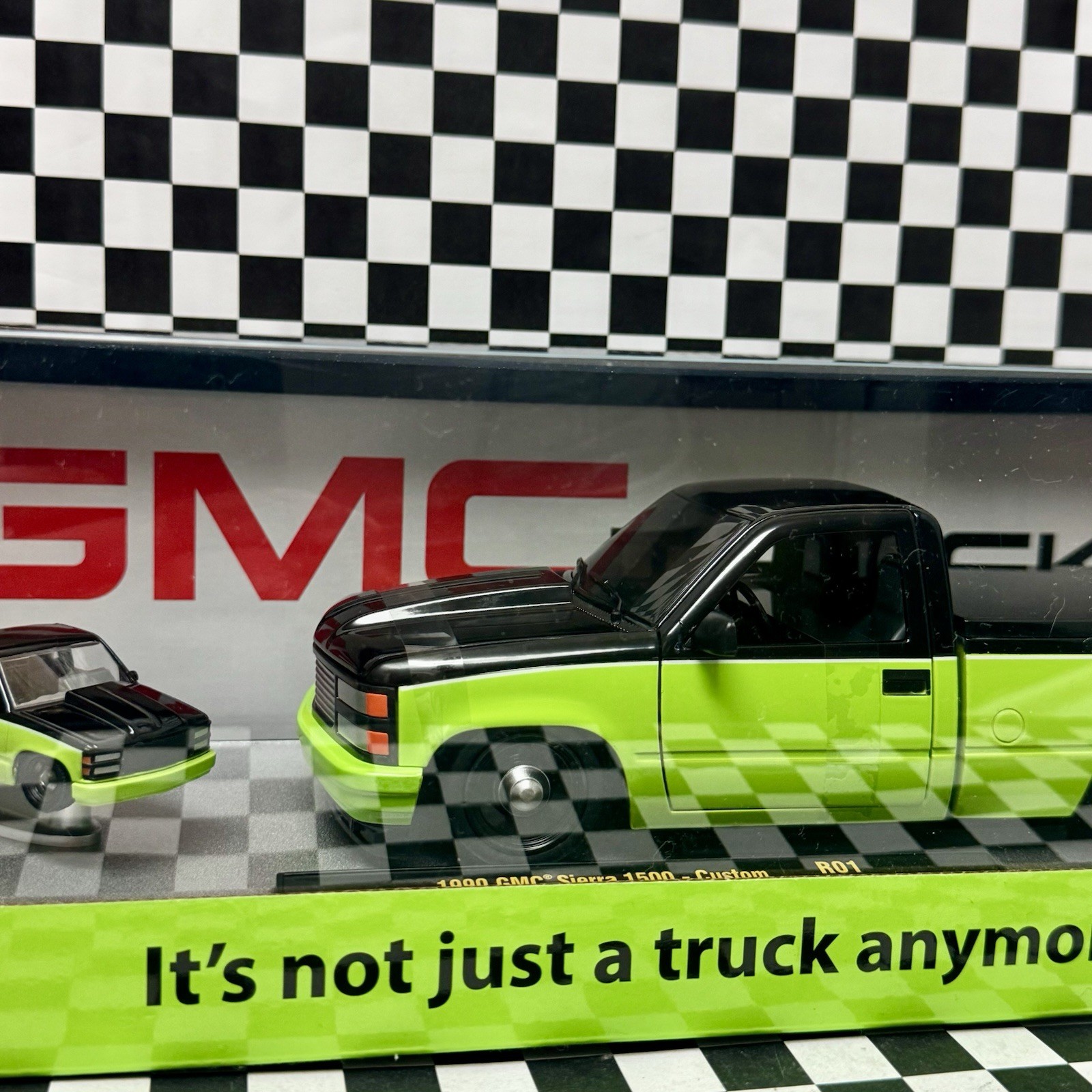 New🔥 2026 M2 1 of 2,250  OBS ‘90 GMC Sierra 1500 Custom 1:64 & 1:24 Scale VHTF