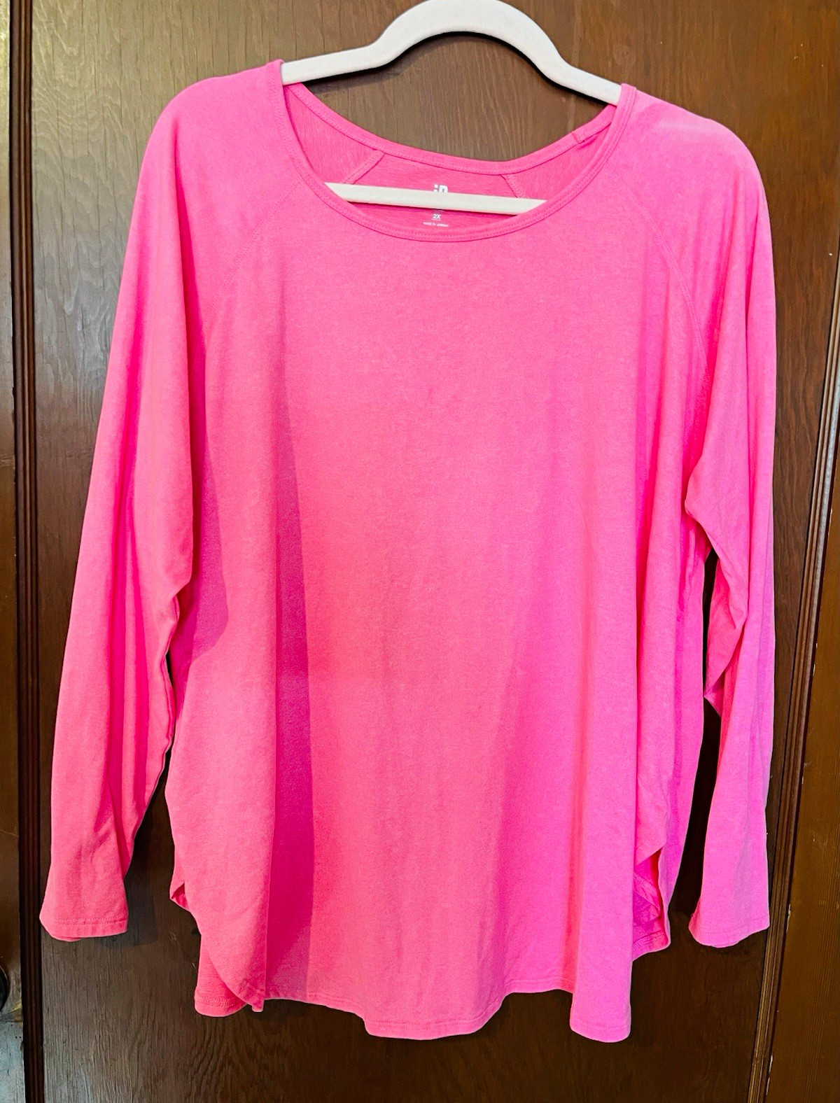 Ideology Women\'s Plus 2X Pink Long Sleeve Crew Neck Reflective Raglan Tee Ideology Women\'s Plus 2X Pink Long Sleeve Crew Neck Reflective Raglan Tee