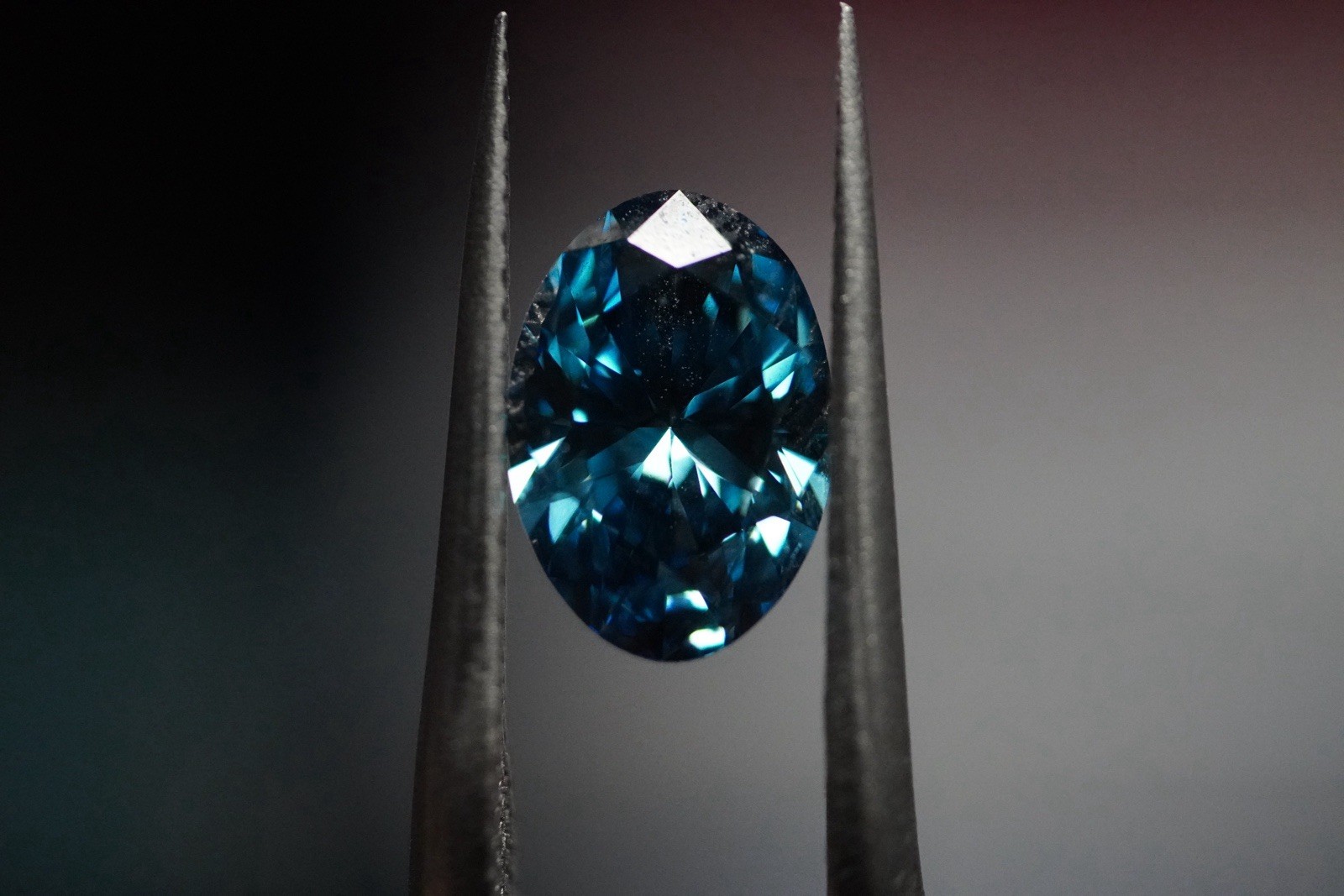 Fancy Vivid Blue Oval Diamond, 1.01ct, VS1, IGI Certified Diamond