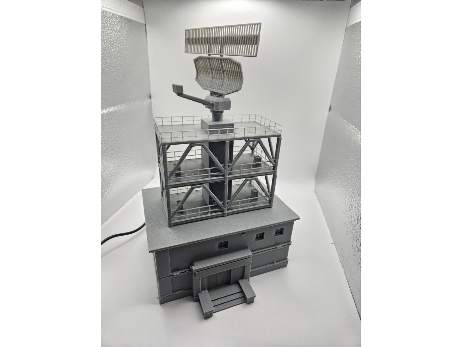 Mechanized HO Scale 1:87 Wide Radar Tower for Model Train Environment Mechanized HO Scale 1:87 Wide Radar Tower for Model Train Environment