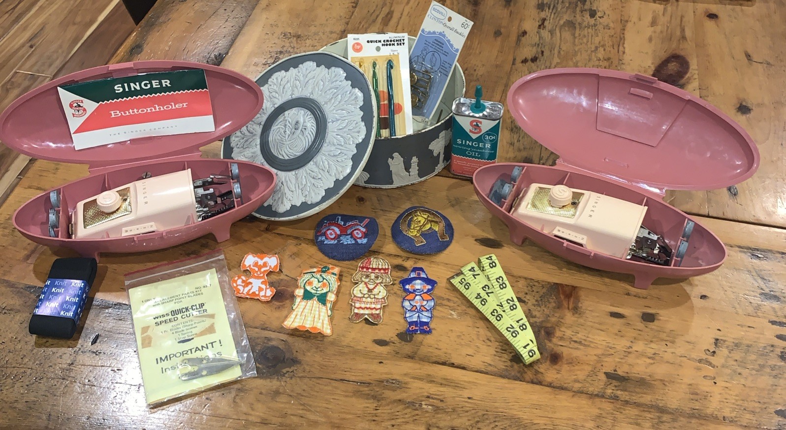 VTG Singer Sewing Lot 2 Pink Clamshell Buttonholers, Ward Baking Co. Tin, Patch