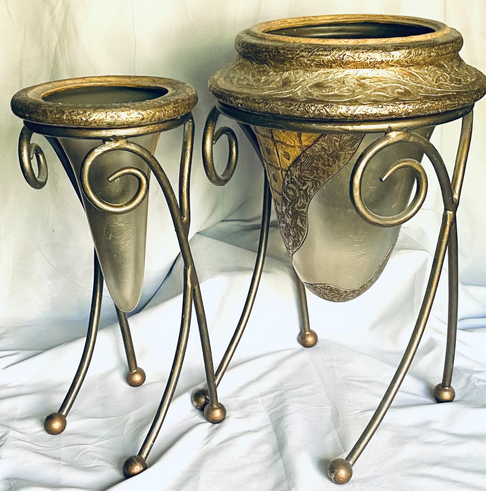 VINTAGE MODERN ARTMAX HANDPAINTED METALLIC SILVER & GOLD GEOMETRIC PAIR OF VASES