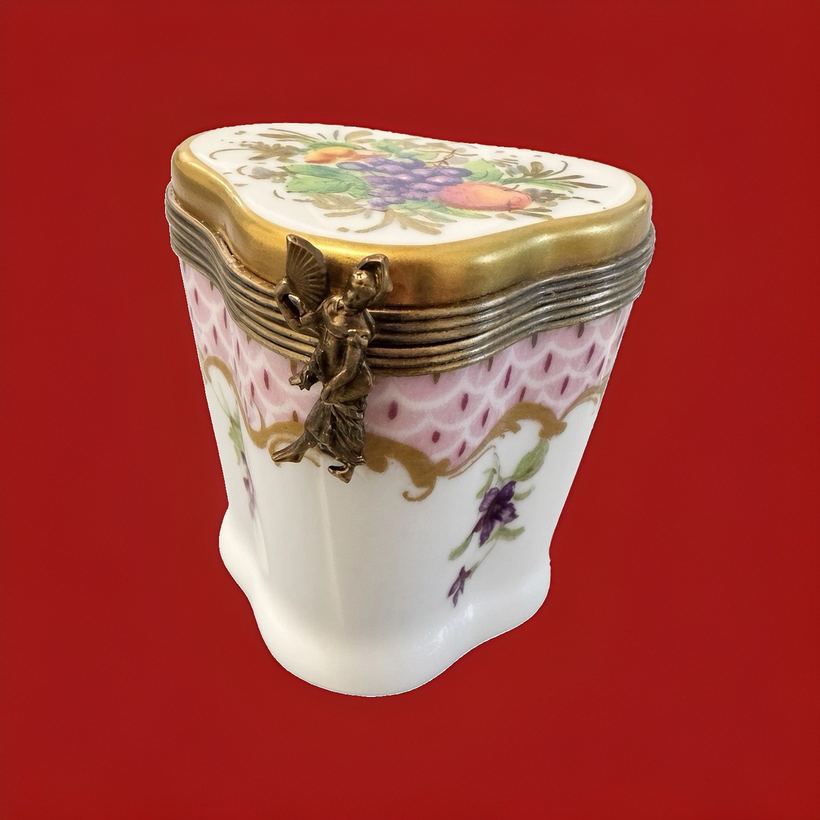 *VINTAGE* Limoges France, “La Vie En Rose” Rehausse Main Heart Trinket Box Fruit