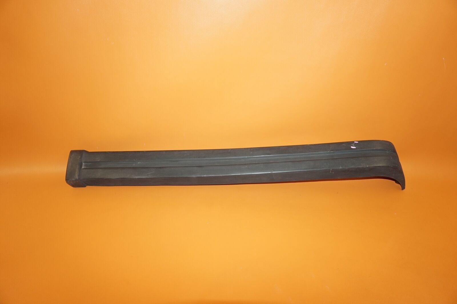 BMW 633 REAR BUMPER LEFT STRIP RUBBER 1978 1979 1980 1981 1982 1983 1984-1989