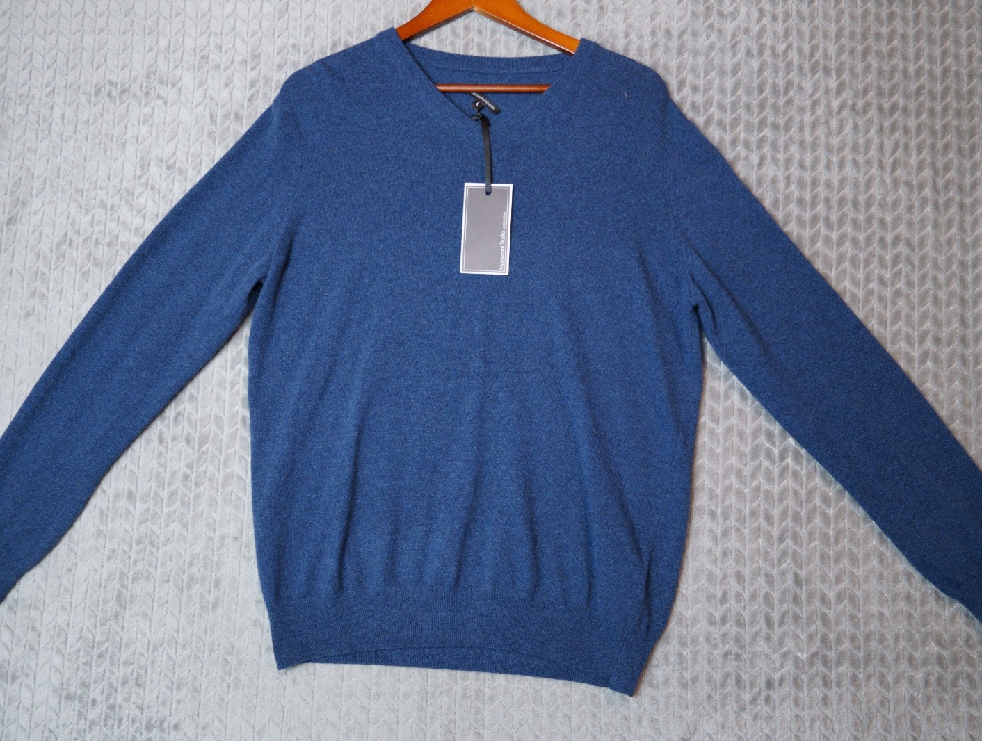 Men\'s Mantovani Studio Blue Cashmere V-Neck - L - NWT (Minor Flaw)