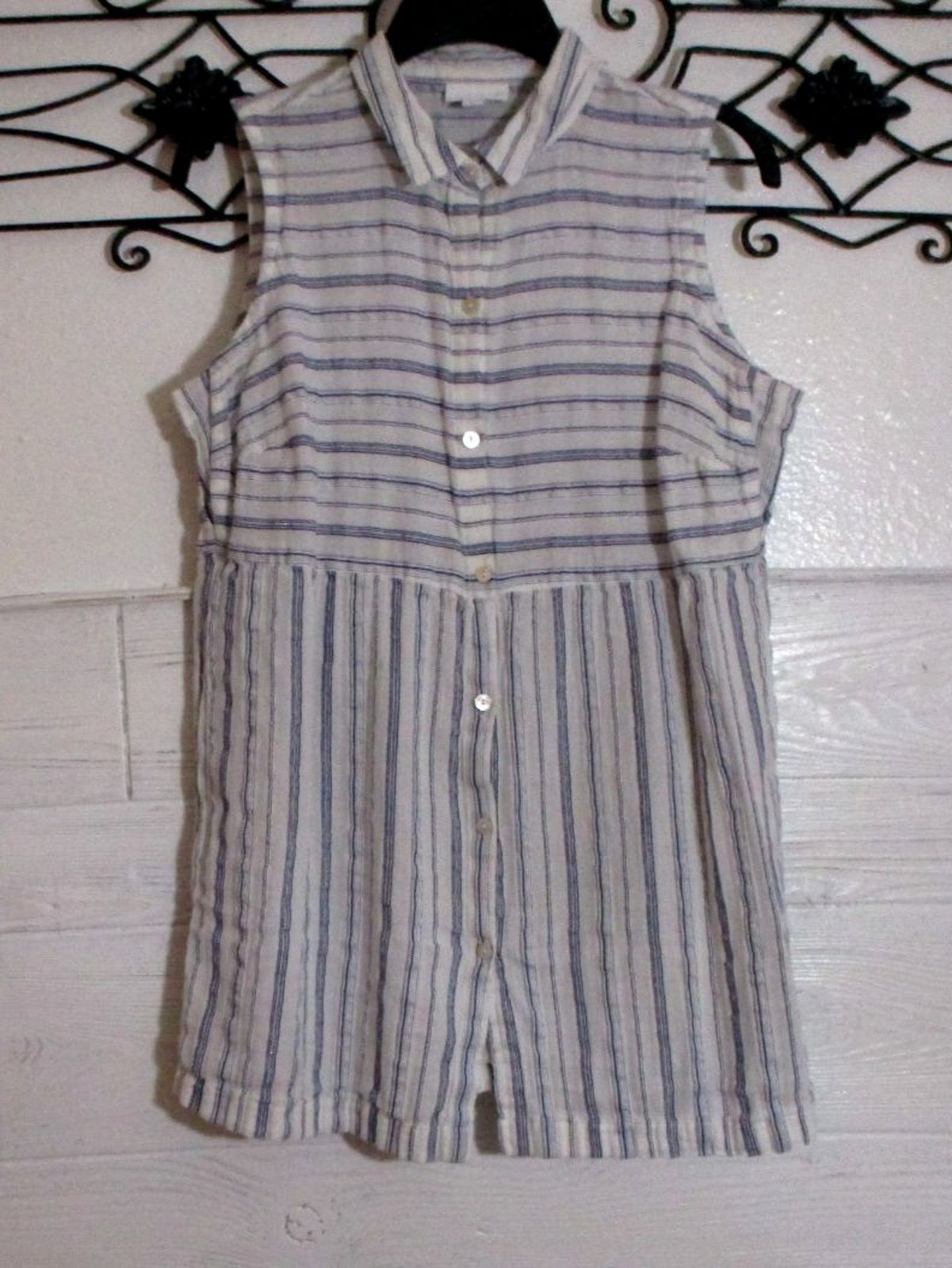 J Jill Top Women\'s Size S Blue Striped Sleeveless Button Up